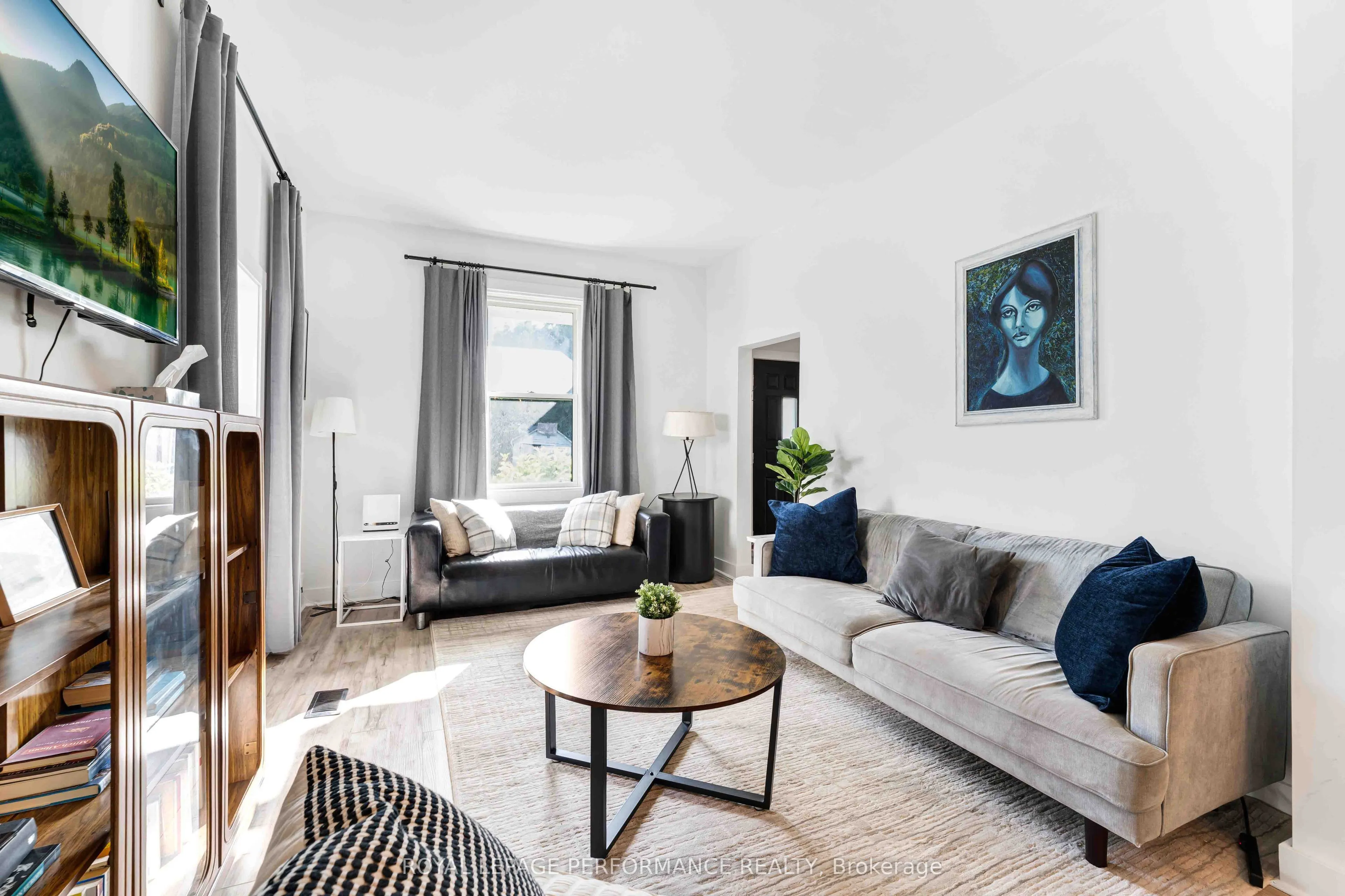 3-5 Mary Street N