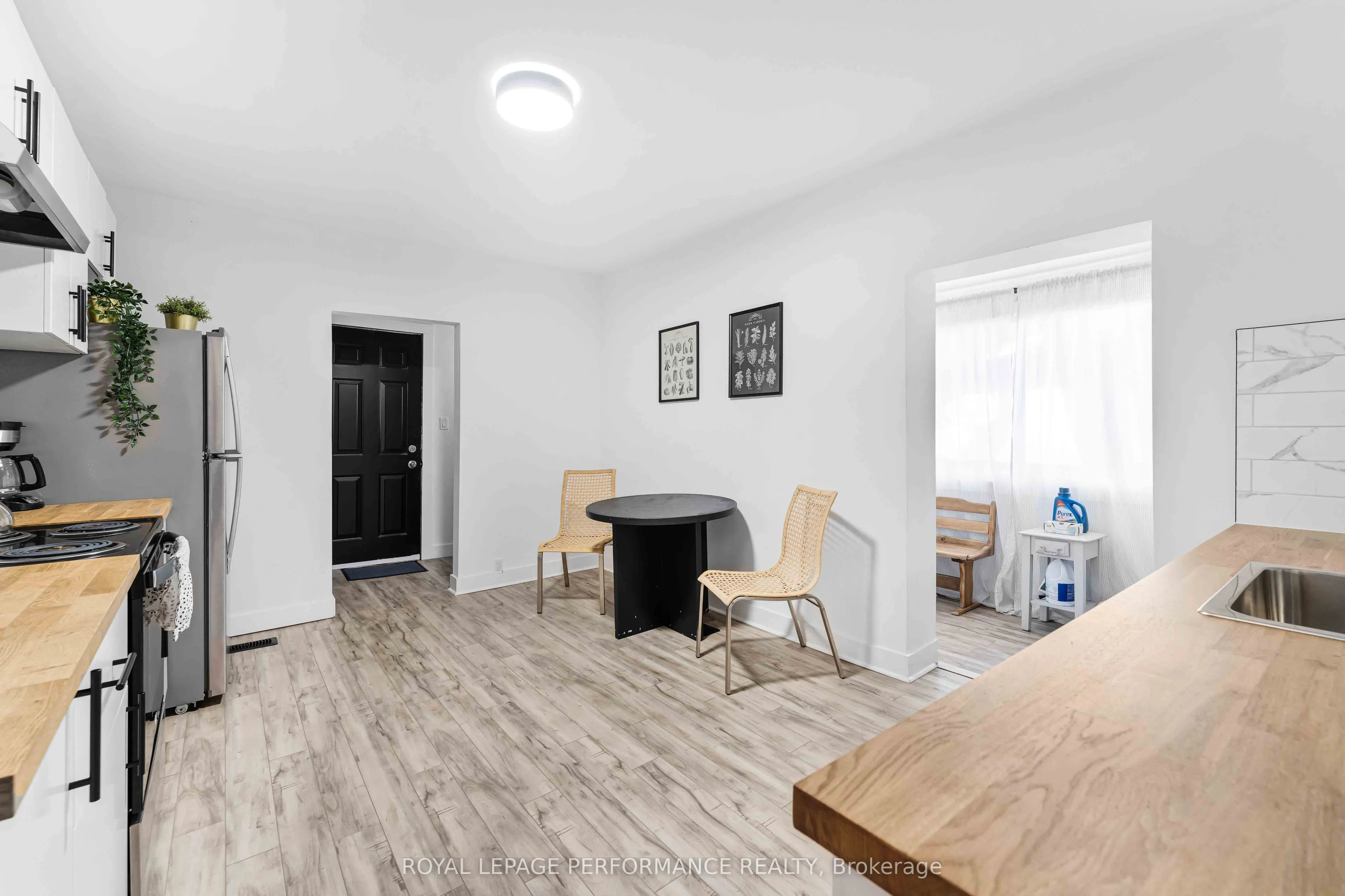 3-5 Mary Street N