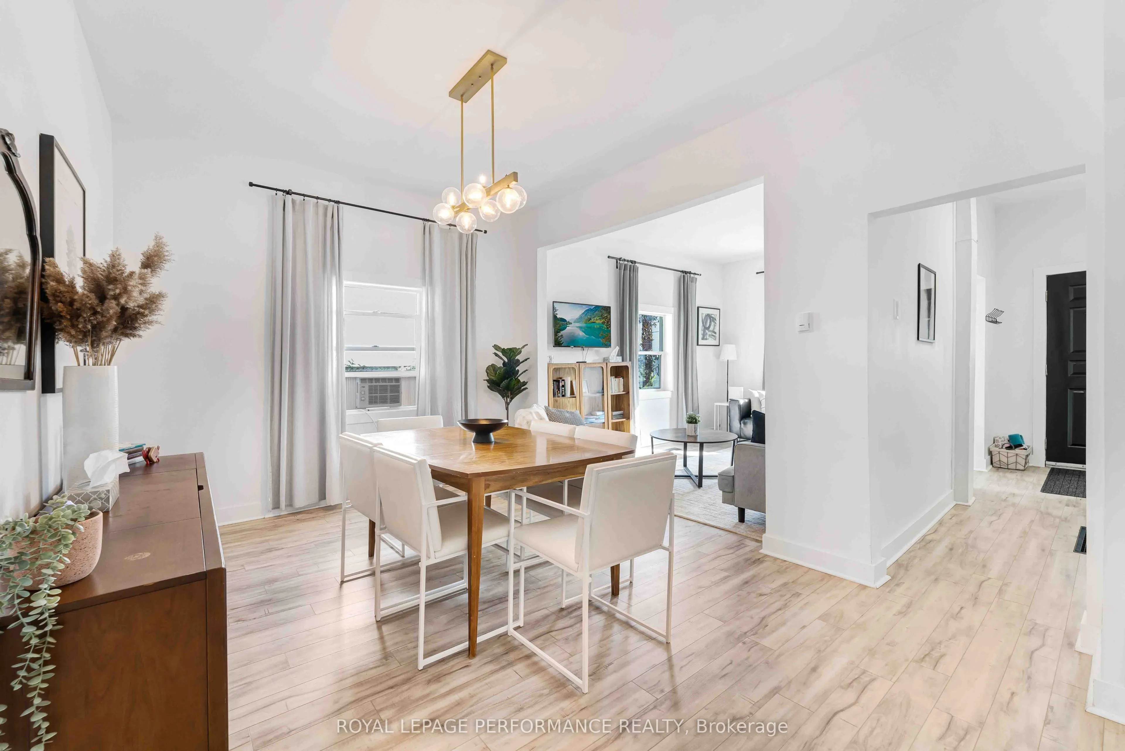 3-5 Mary Street N