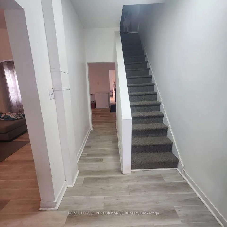 3-5 Mary Street N