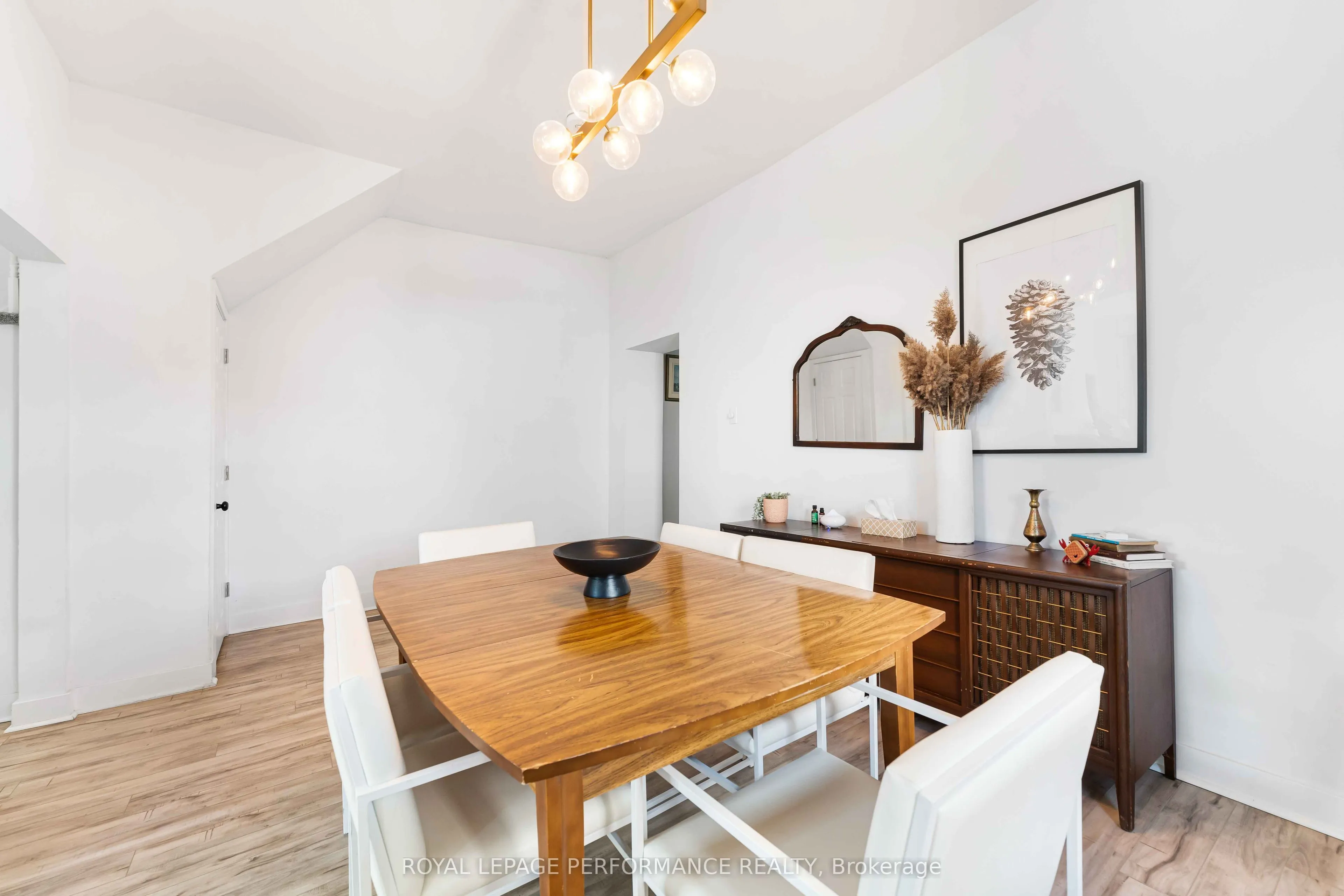3-5 Mary Street N