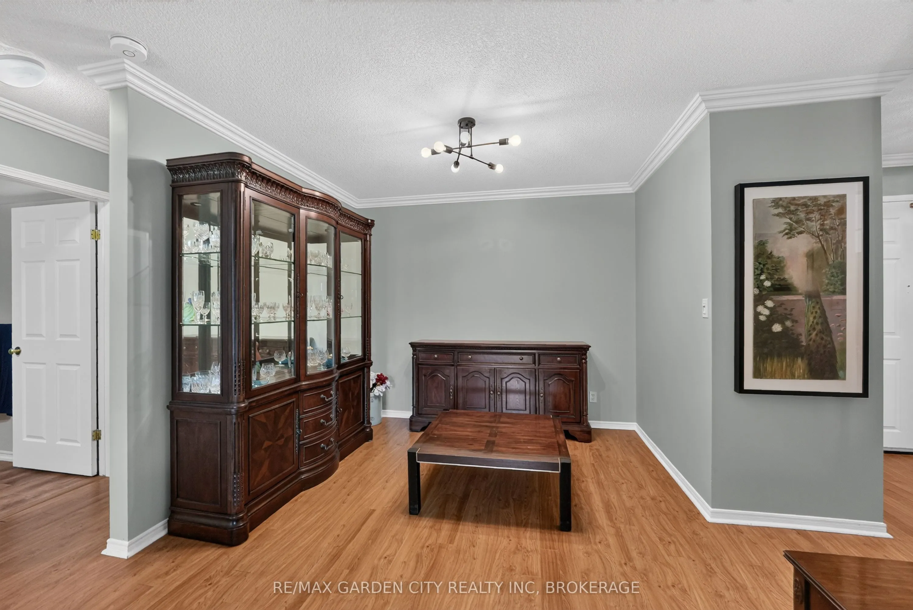 4090 John Charles Boulevard #107