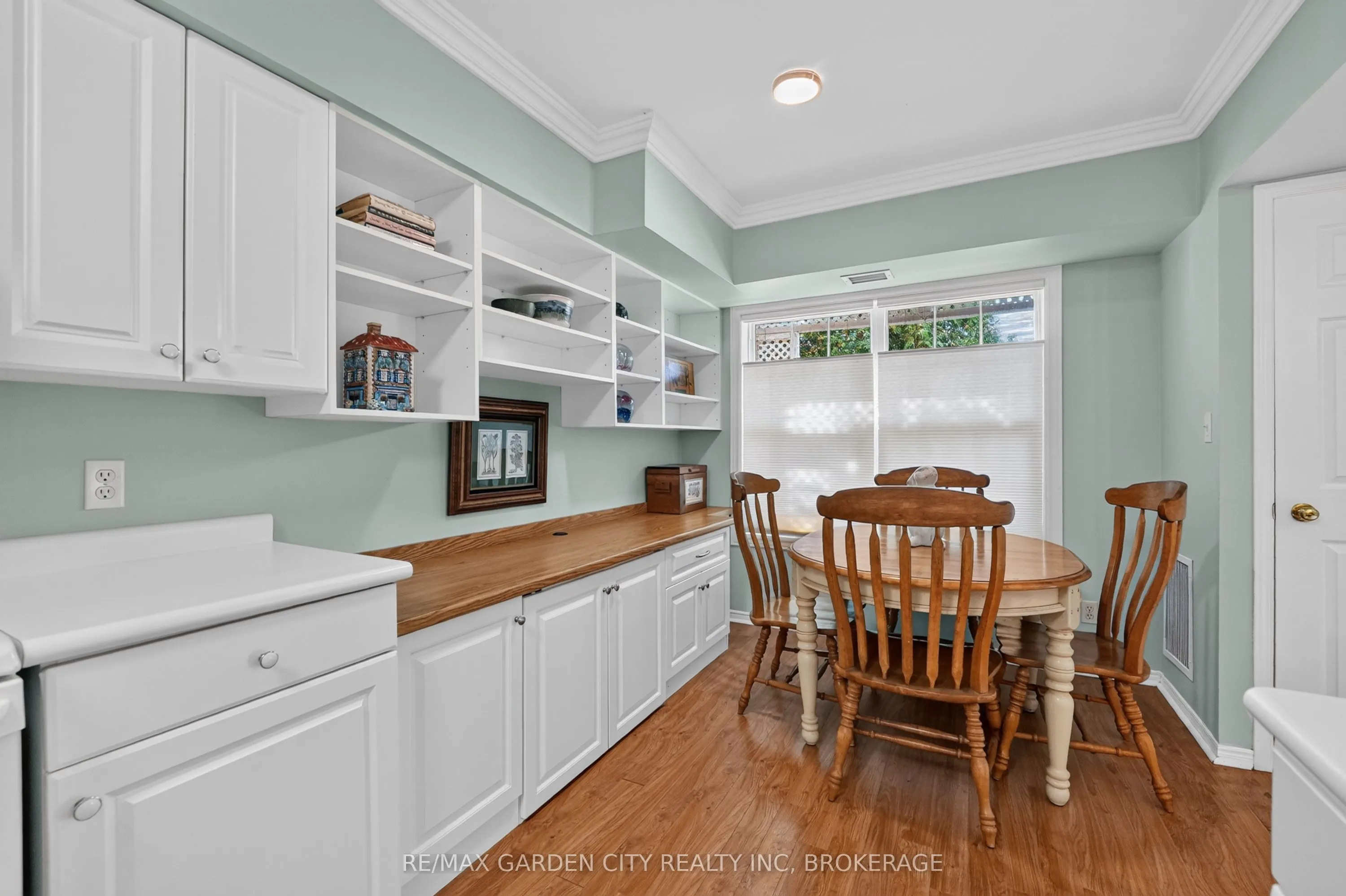 4090 John Charles Boulevard #107