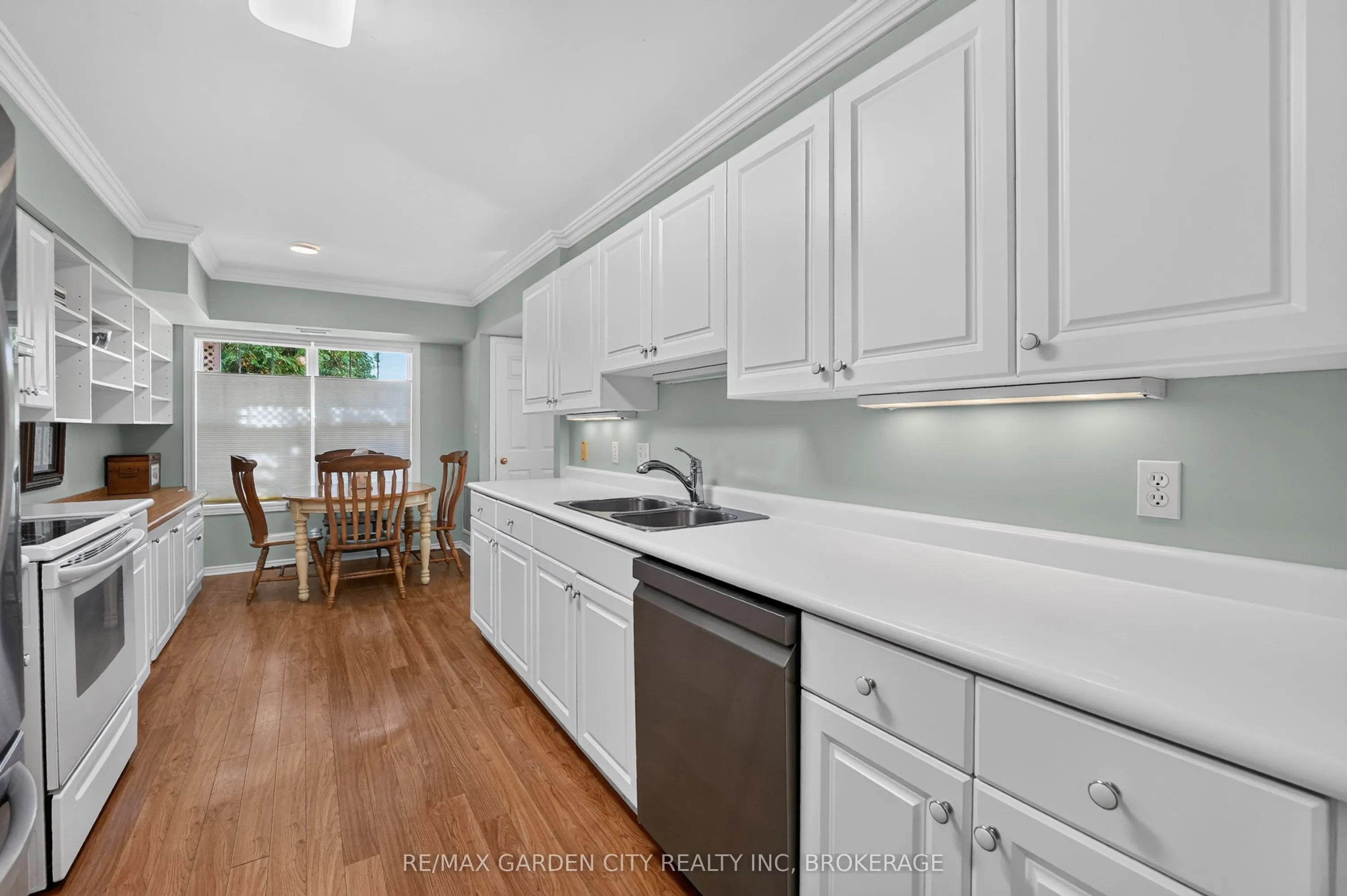 4090 John Charles Boulevard #107