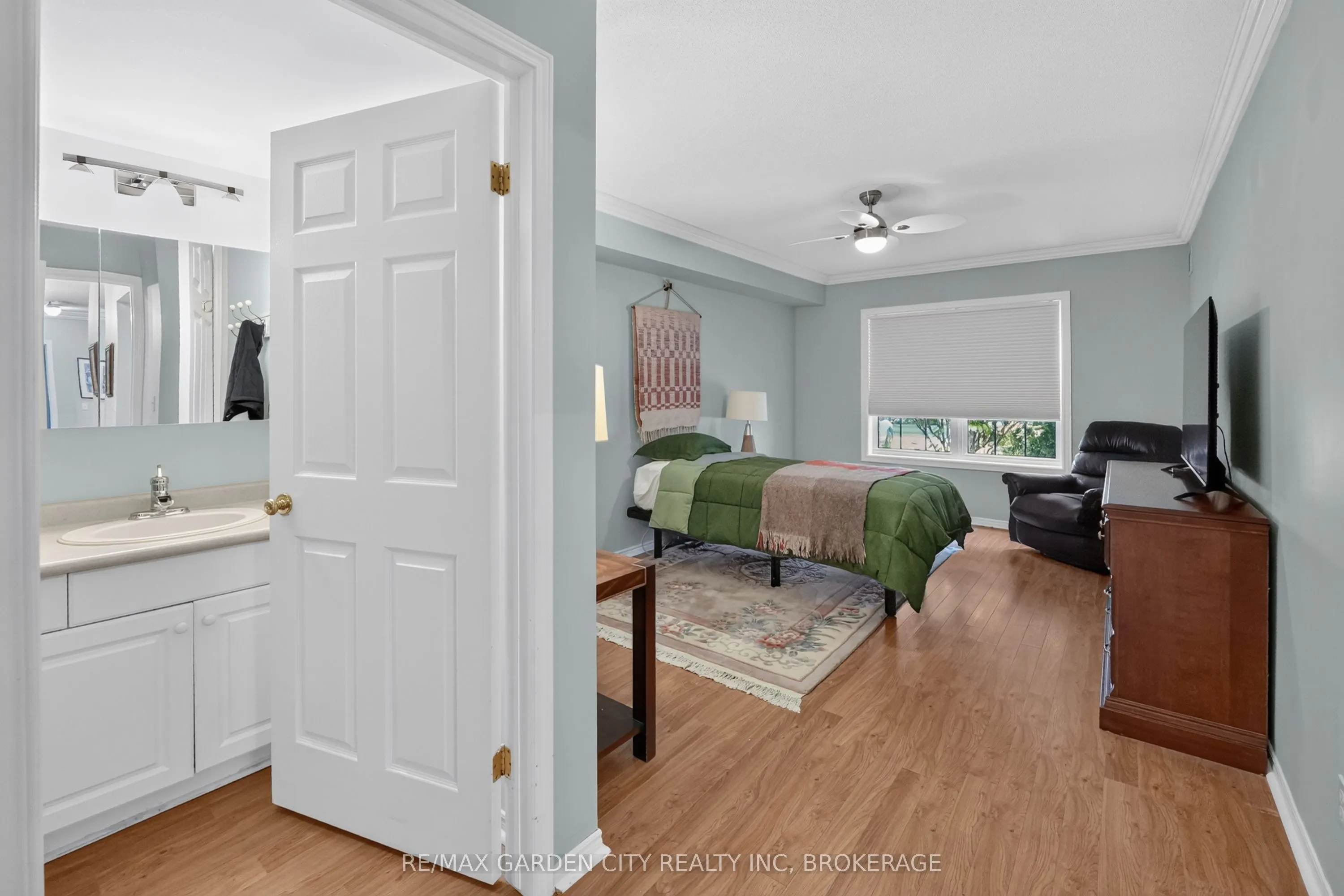 4090 John Charles Boulevard #107