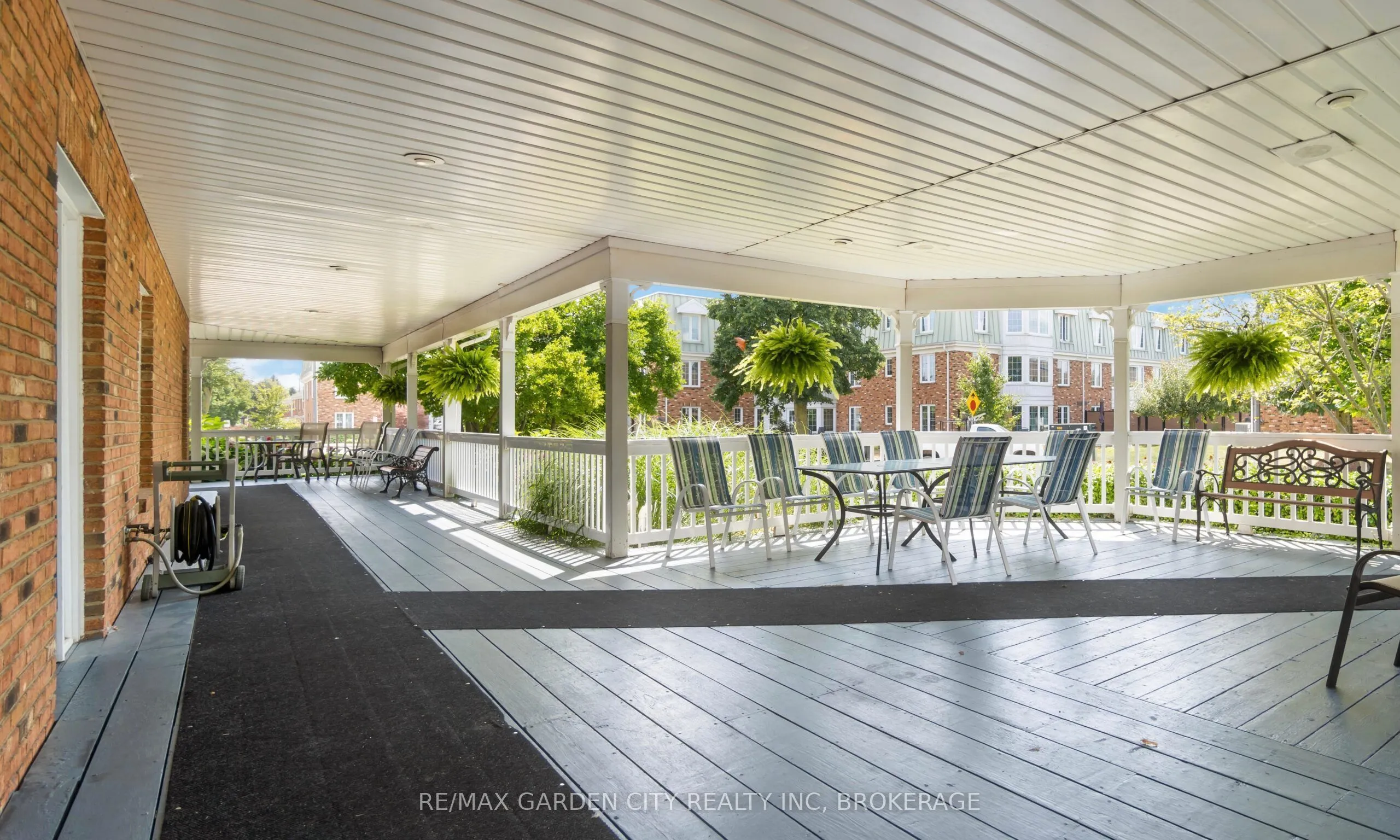 4090 John Charles Boulevard #107