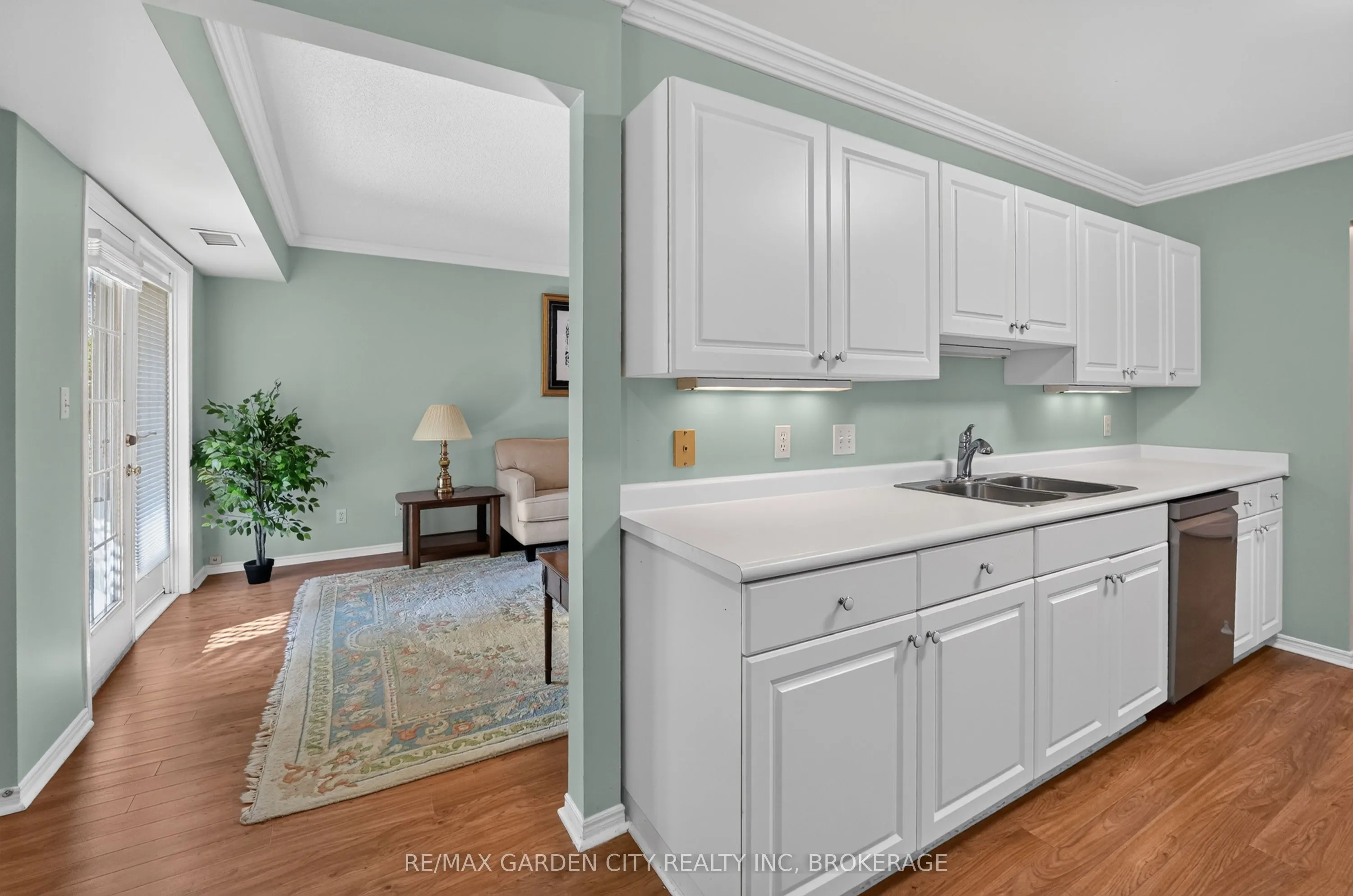 4090 John Charles Boulevard #107