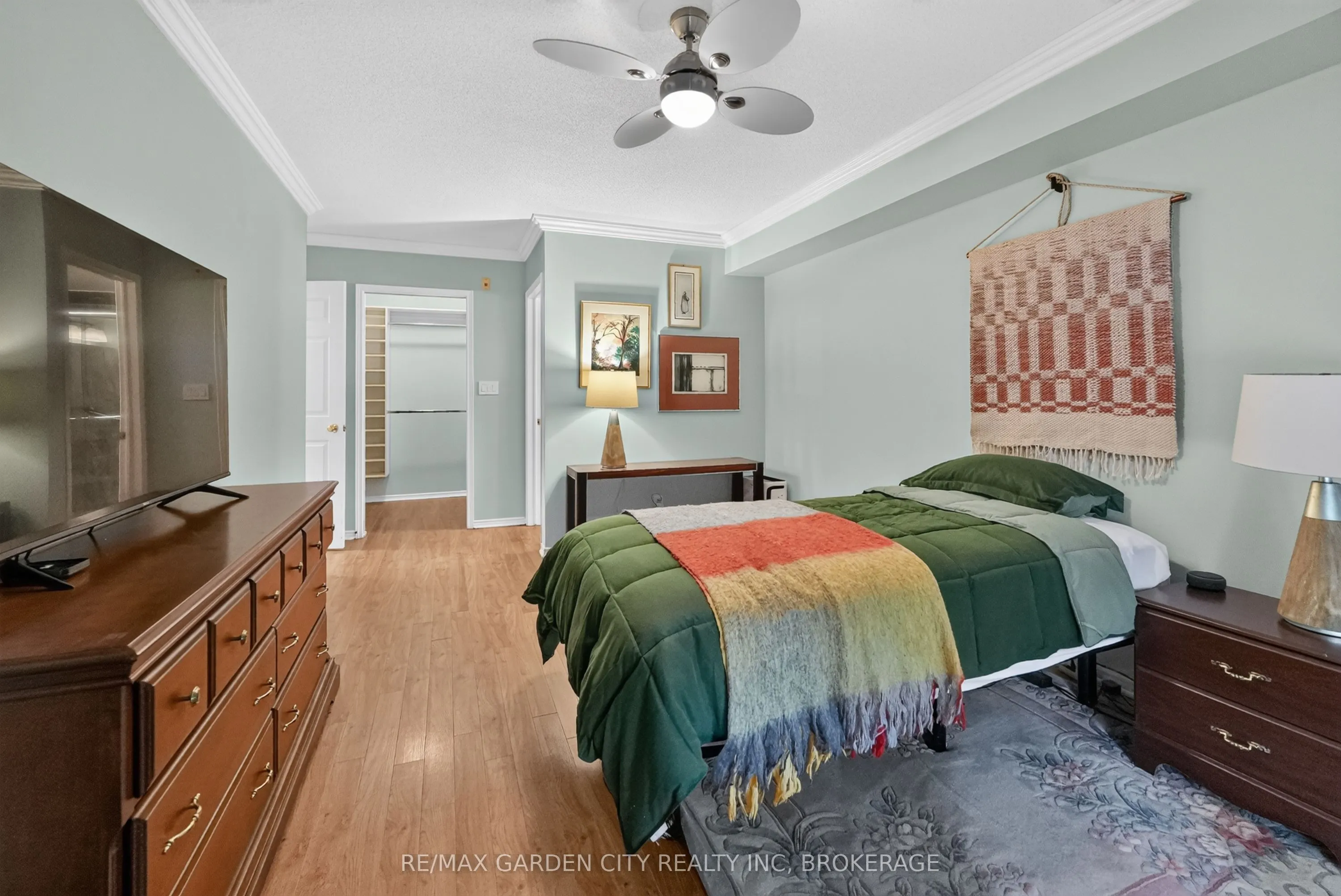 4090 John Charles Boulevard #107