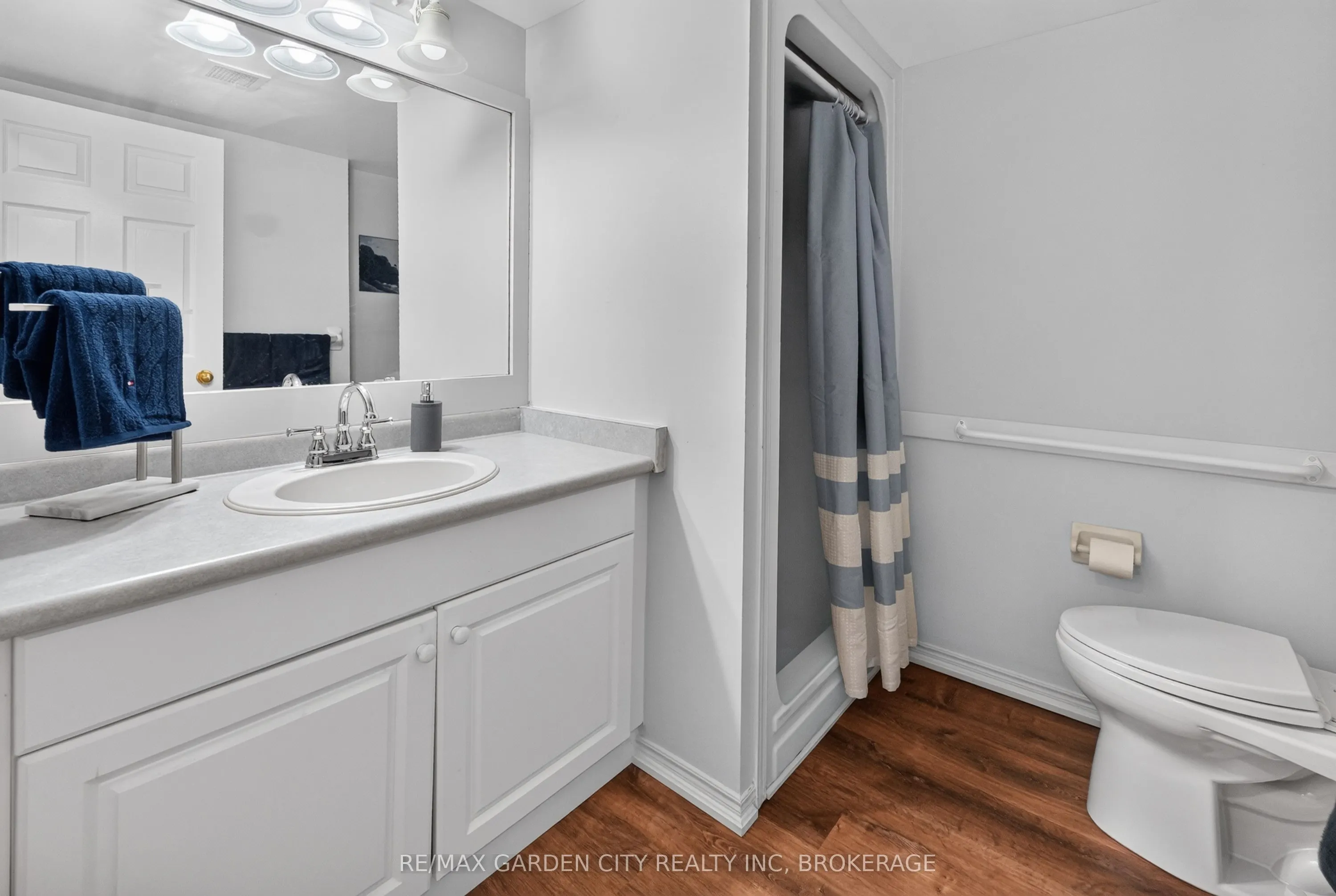 4090 John Charles Boulevard #107