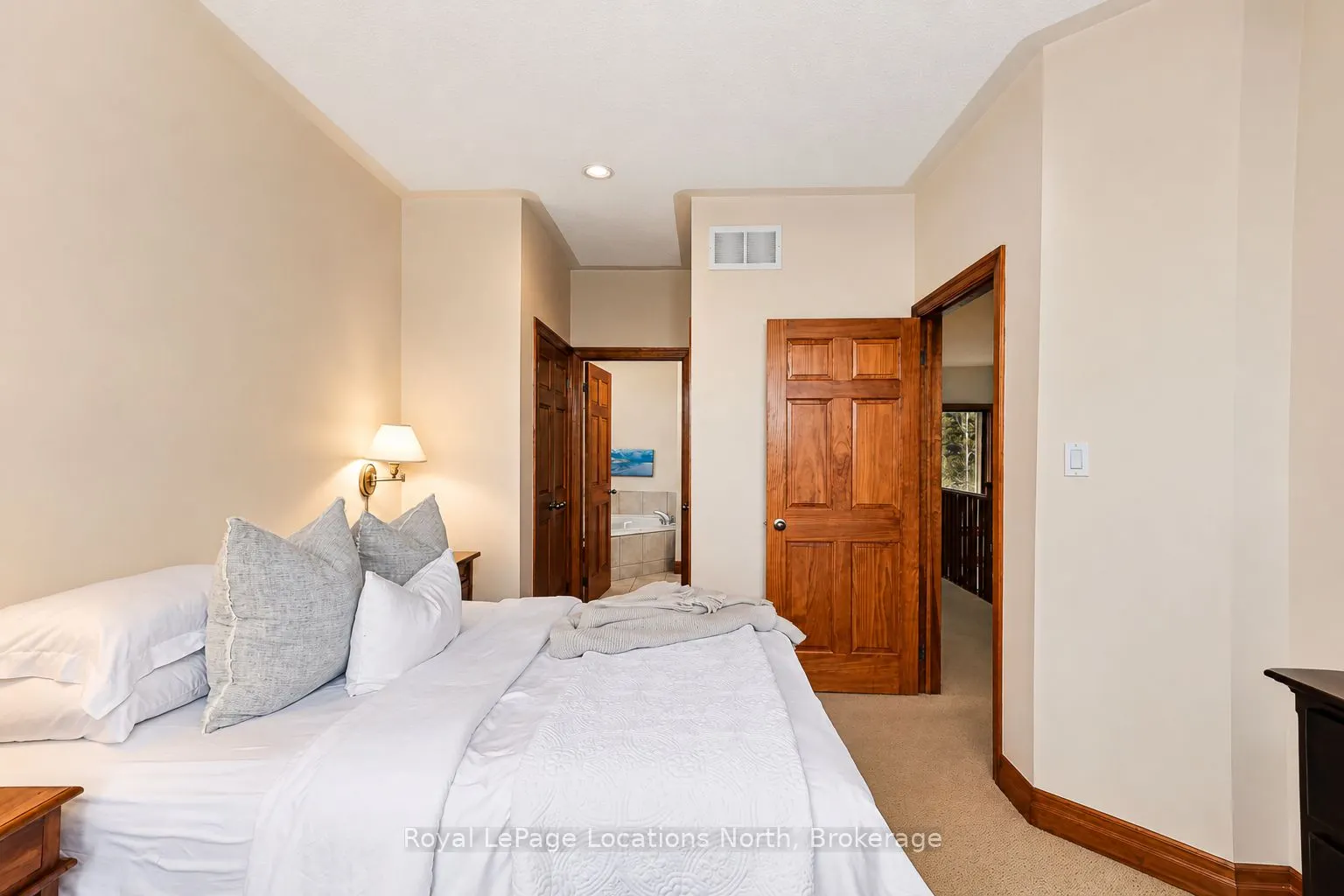 224 Blueski George Crescent #16