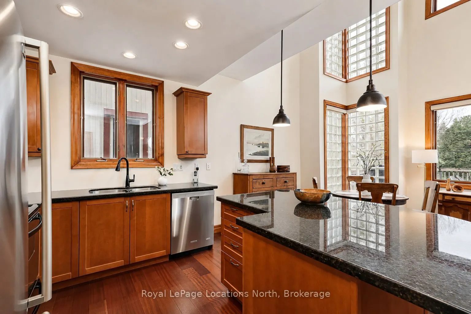 224 Blueski George Crescent #16
