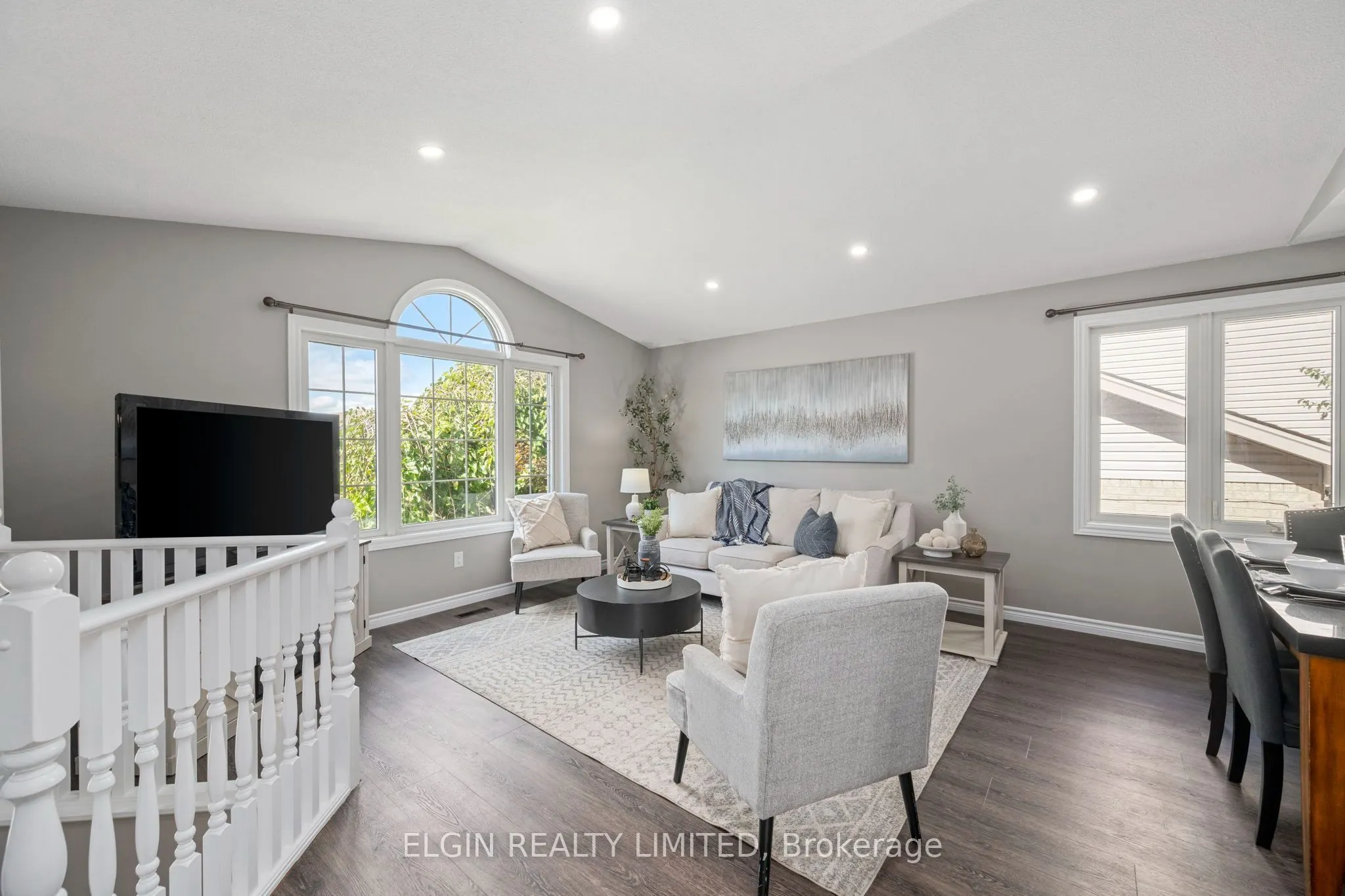 52 Oldewood Crescent