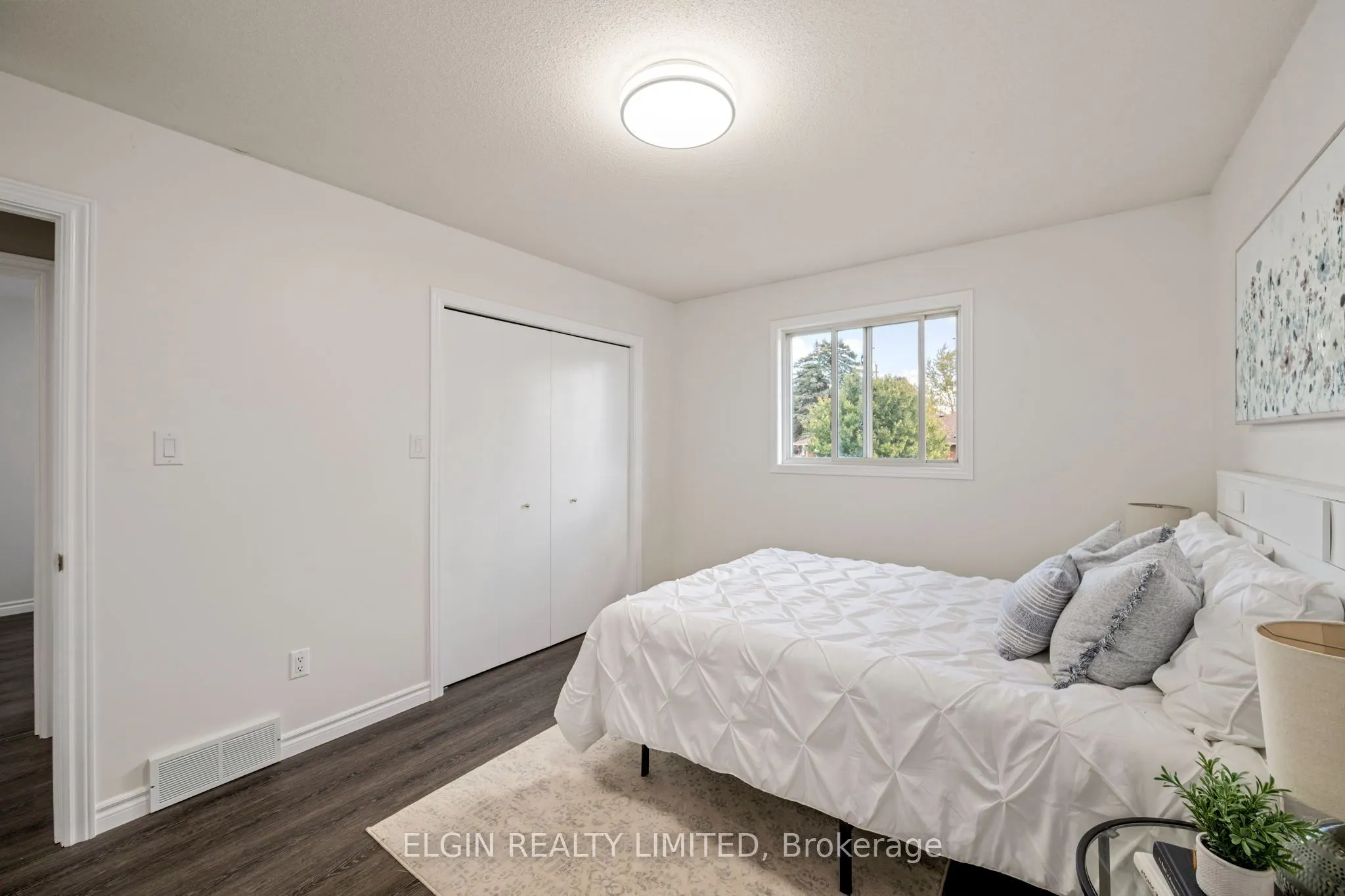 52 Oldewood Crescent