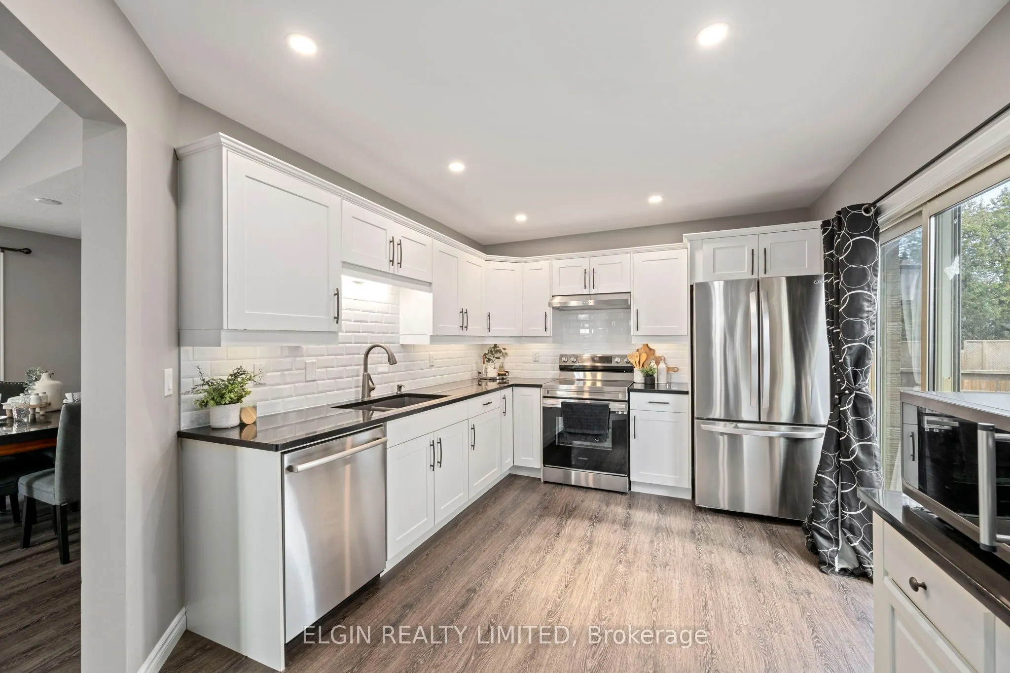 52 Oldewood Crescent