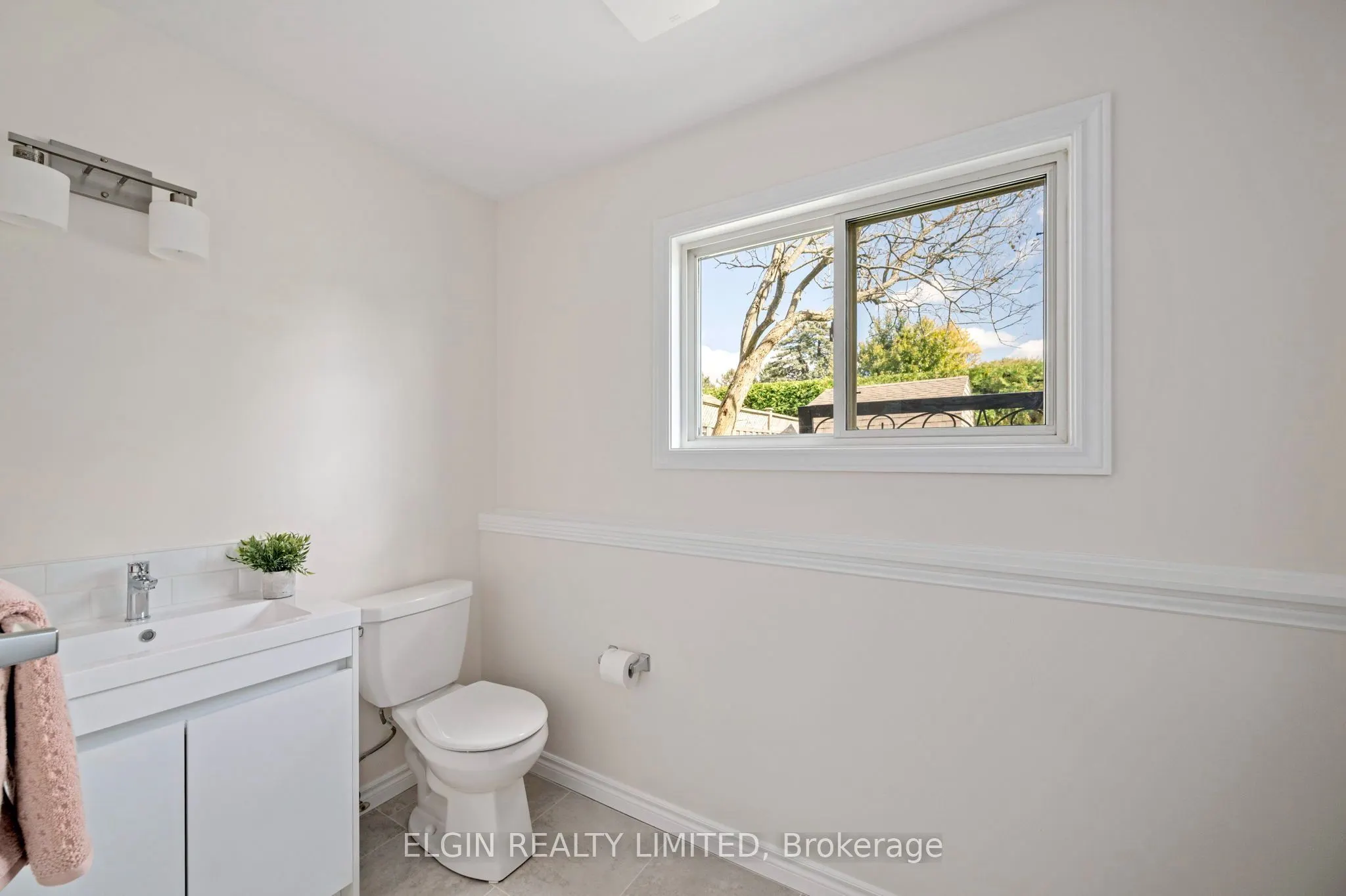 52 Oldewood Crescent