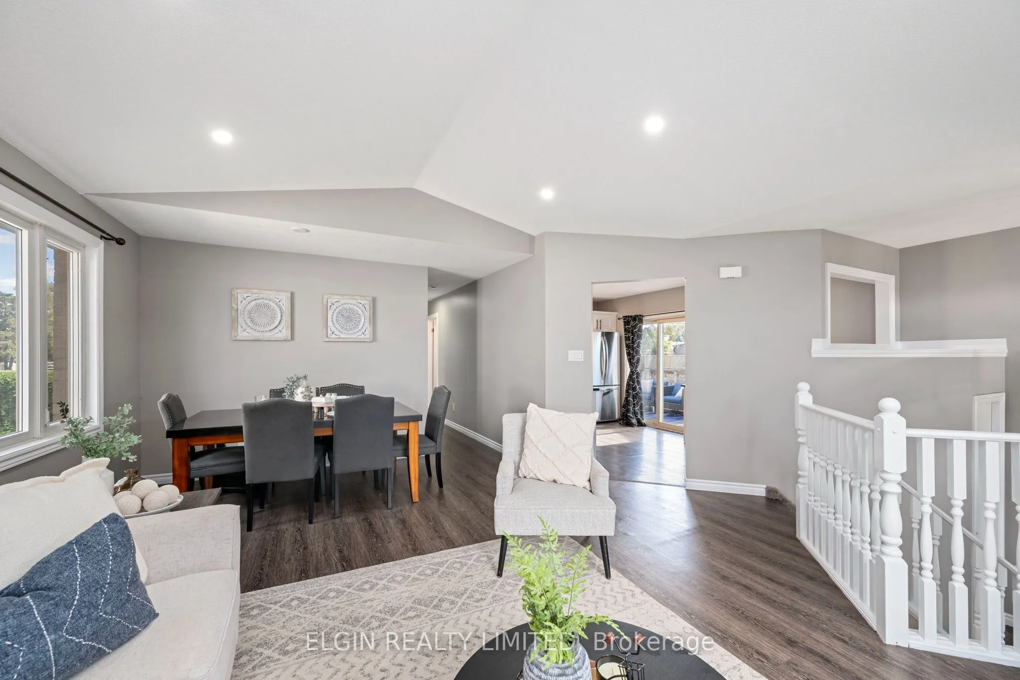 52 Oldewood Crescent