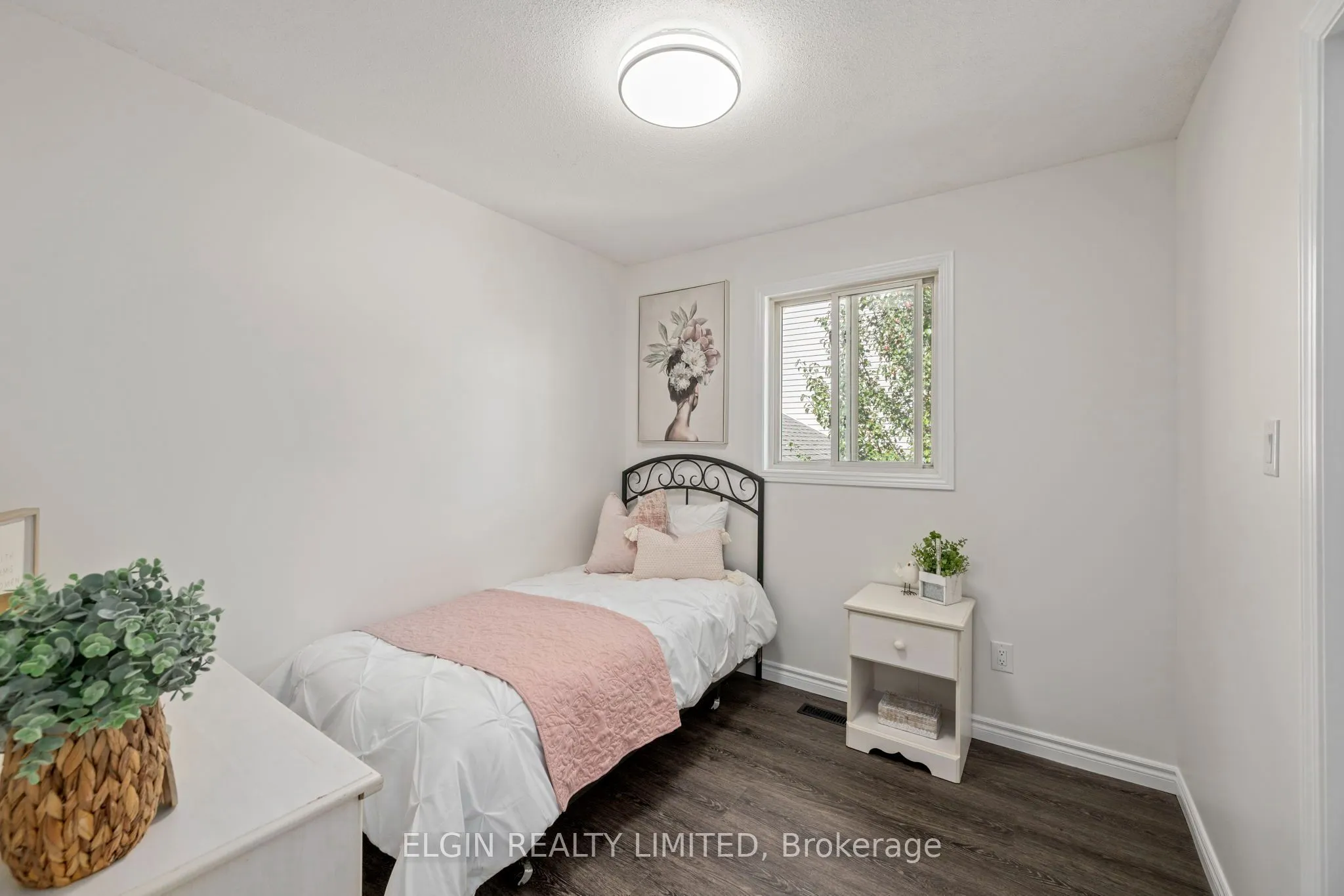 52 Oldewood Crescent