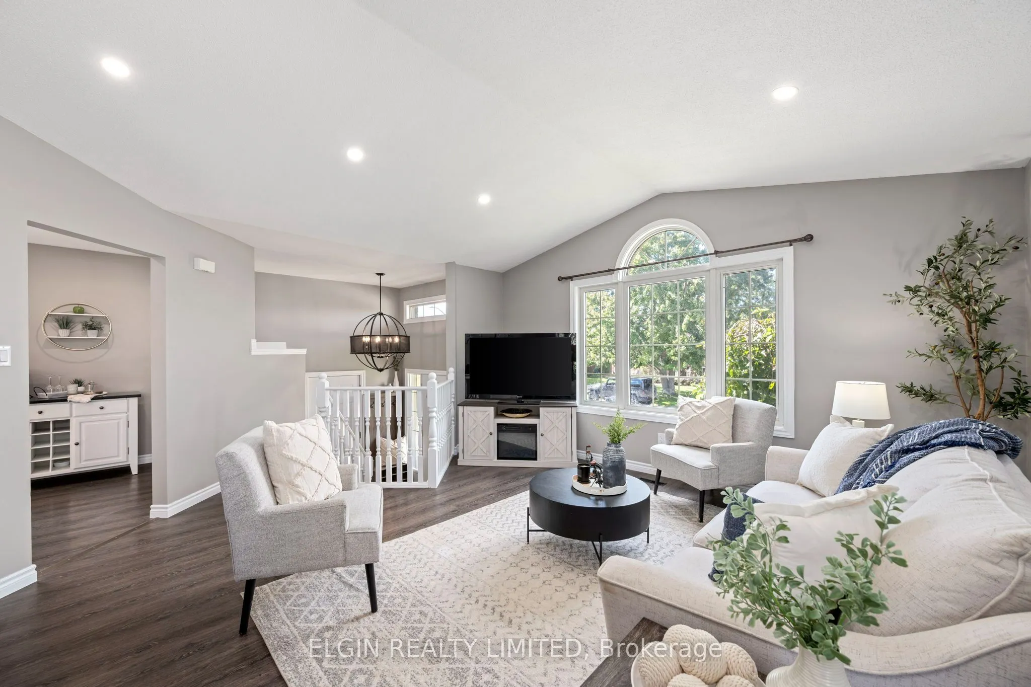 52 Oldewood Crescent