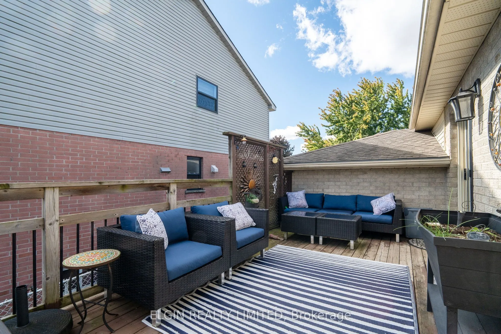 52 Oldewood Crescent