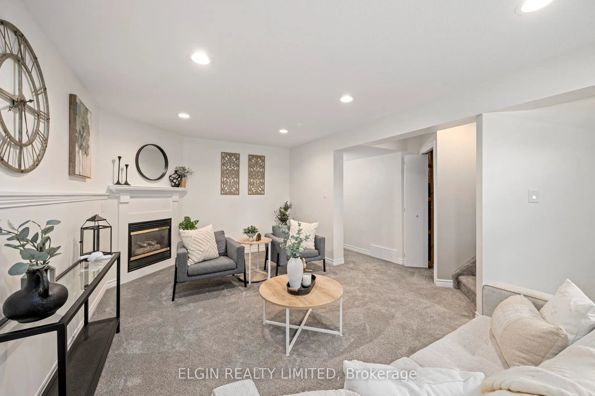 52 Oldewood Crescent