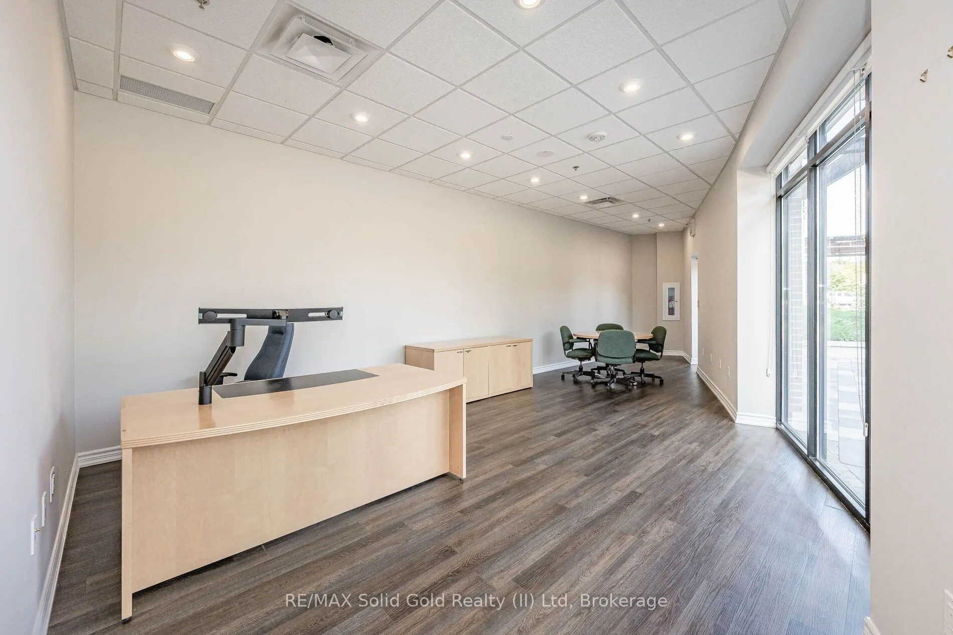 150 Wellington Street E #104