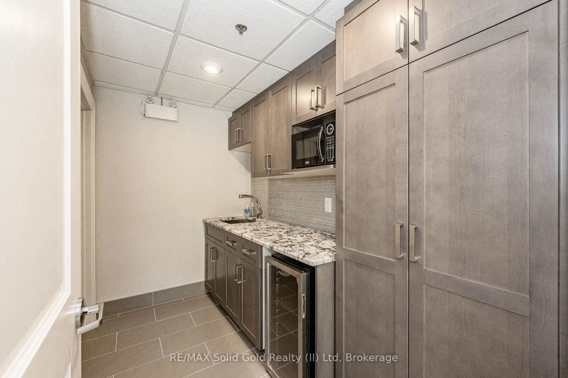 150 Wellington Street E #104