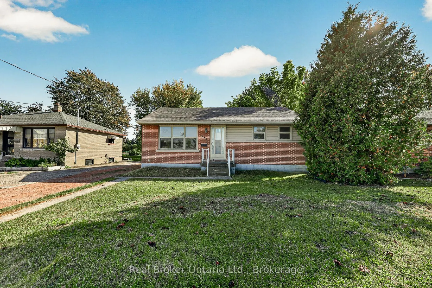 884 Devonshire Avenue
