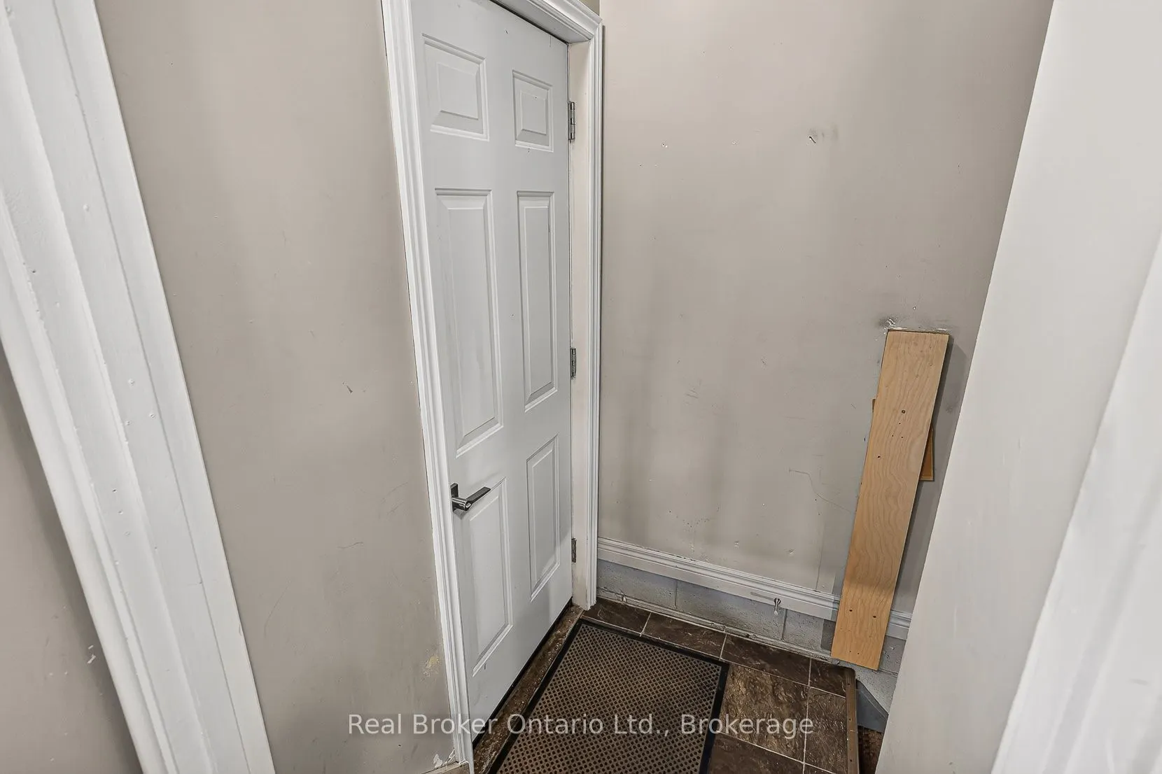 884 Devonshire Avenue