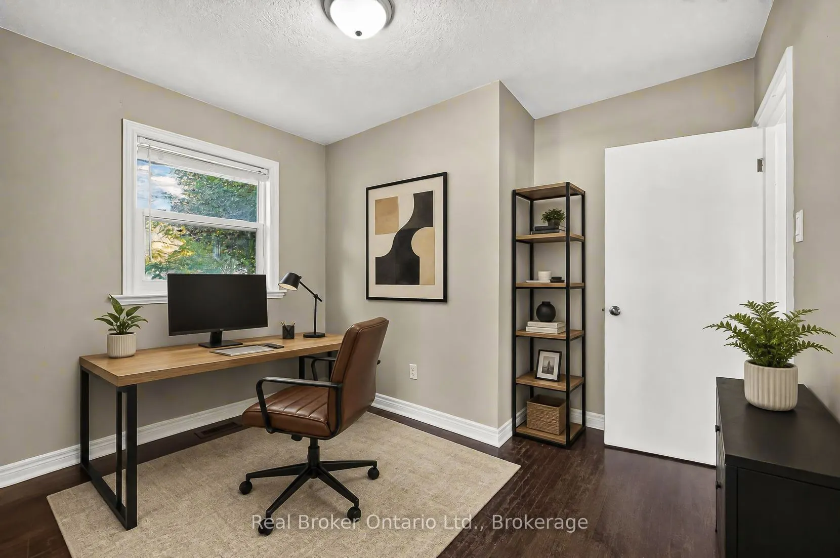 884 Devonshire Avenue
