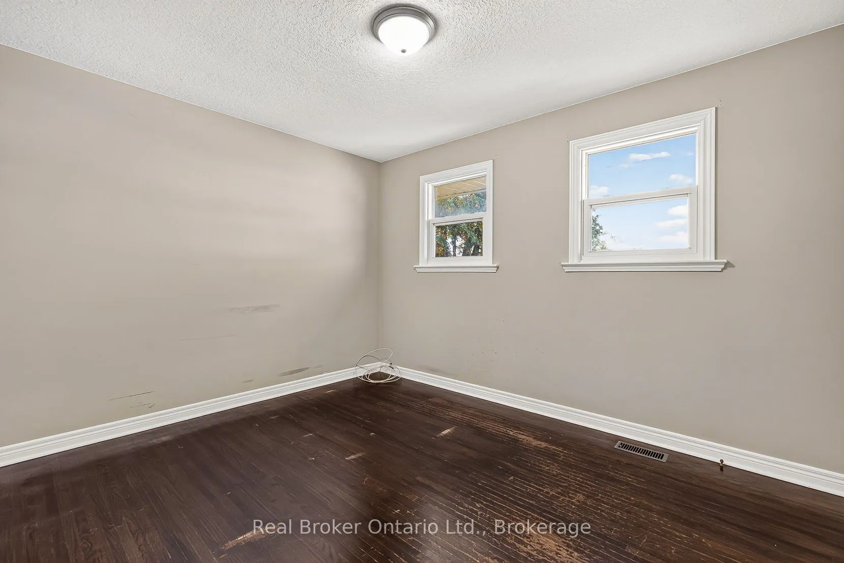 884 Devonshire Avenue
