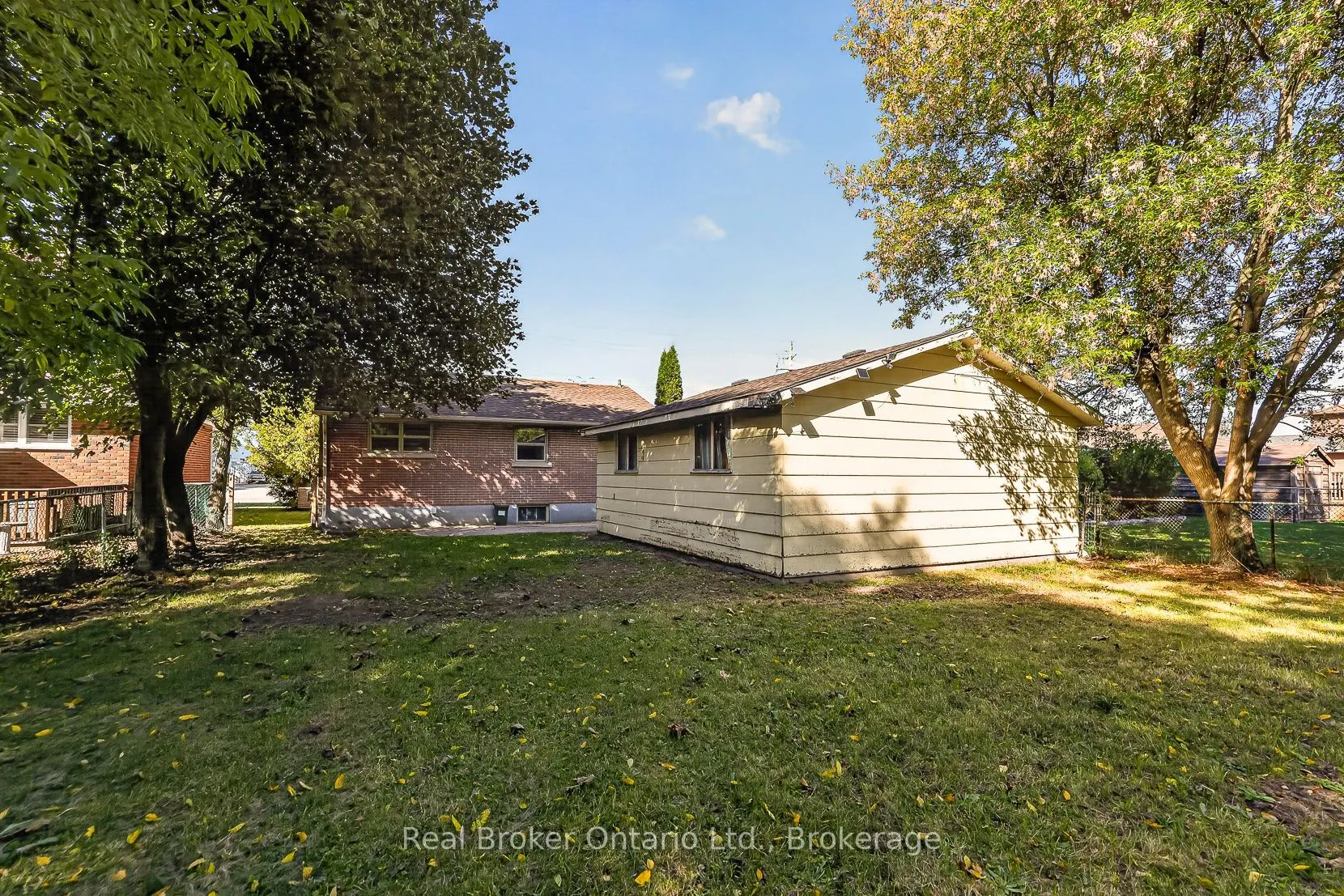 884 Devonshire Avenue