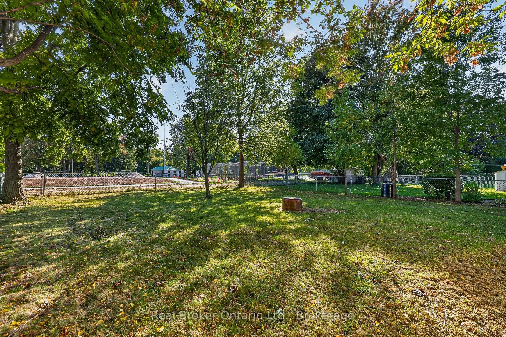 884 Devonshire Avenue