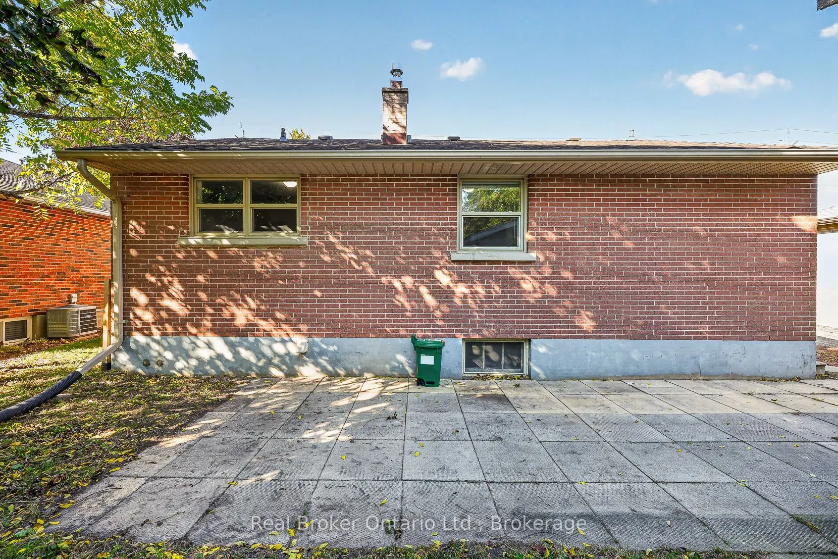 884 Devonshire Avenue