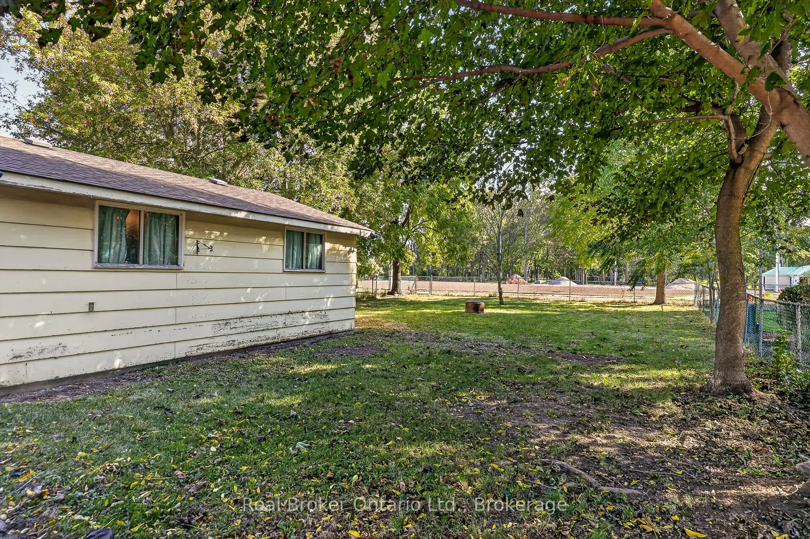 884 Devonshire Avenue