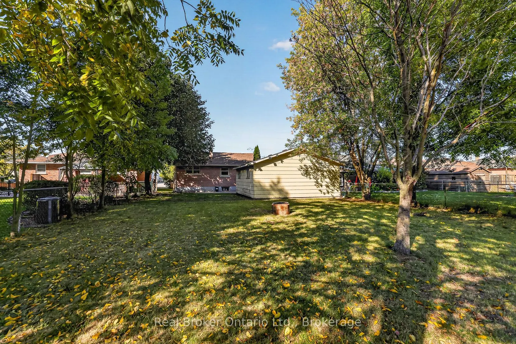 884 Devonshire Avenue