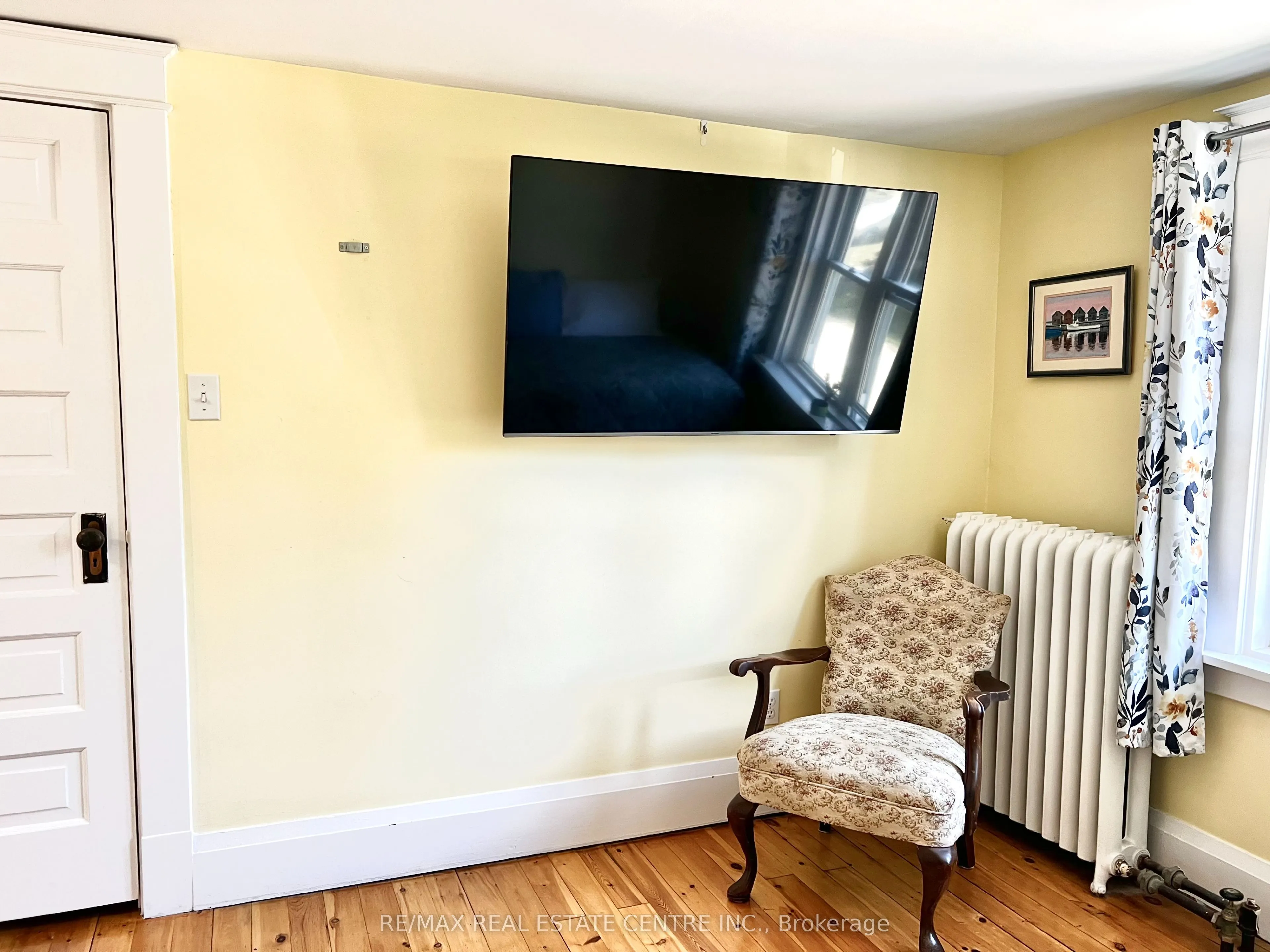 314 Main Street E