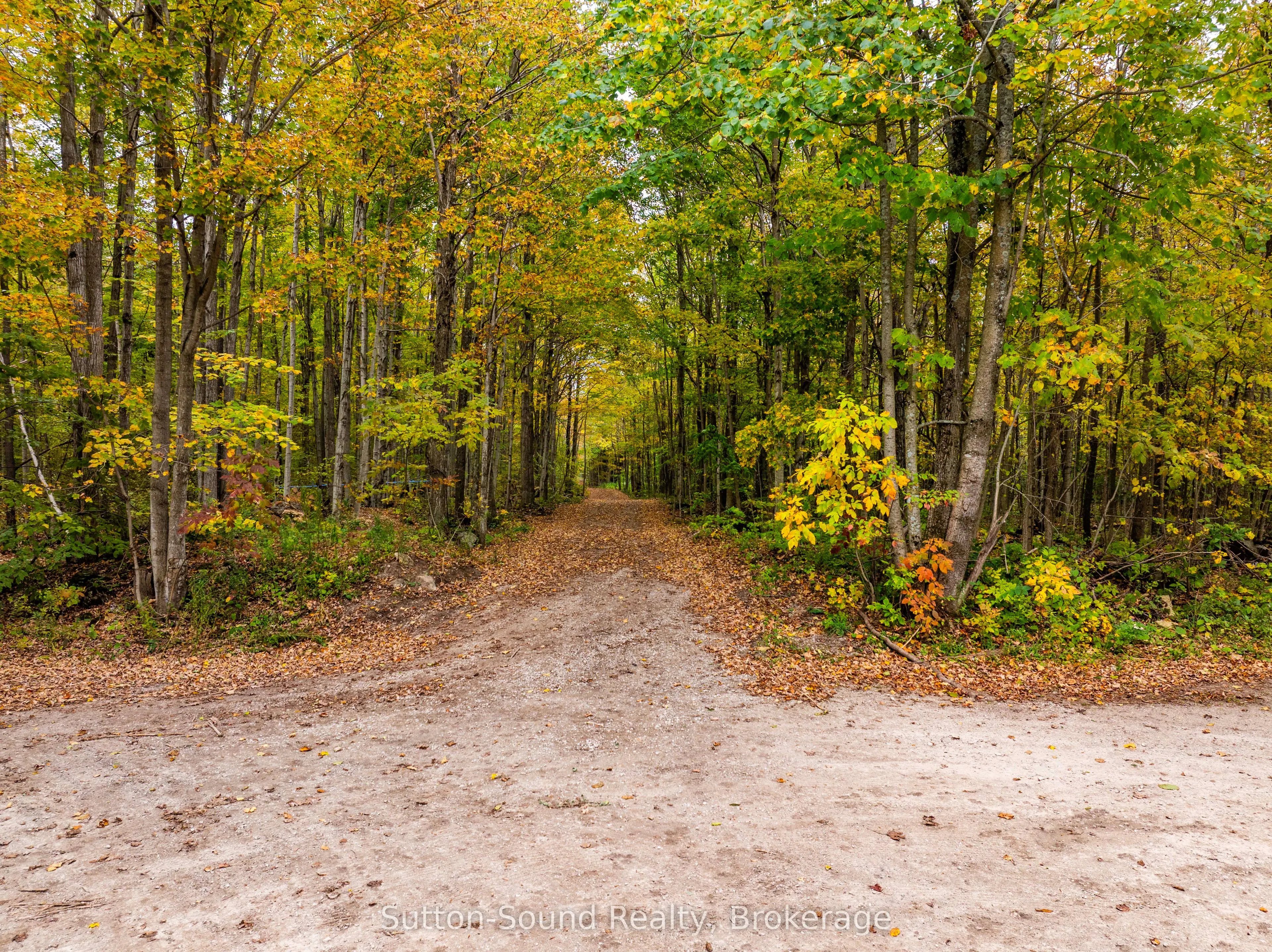 143712 15 Side Road