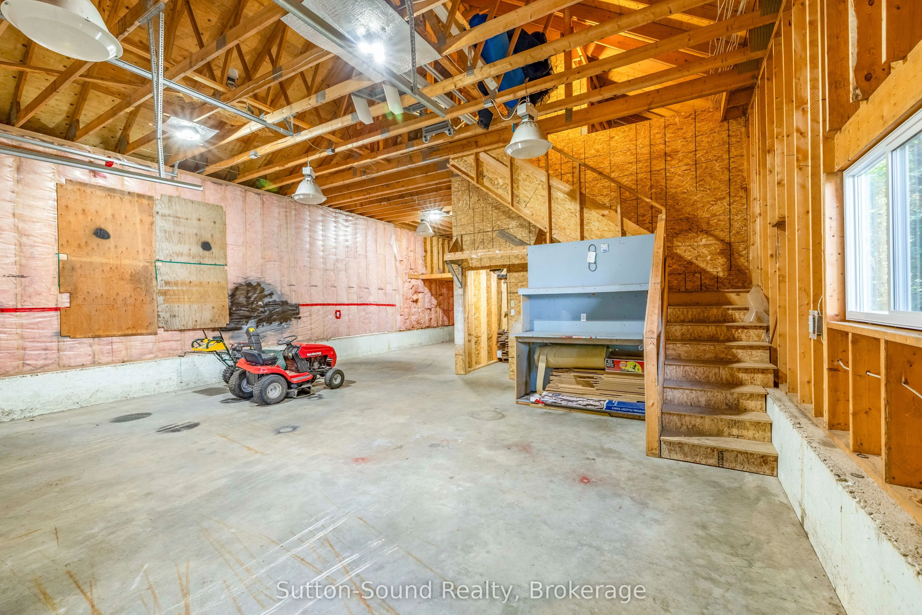 143712 15 Side Road