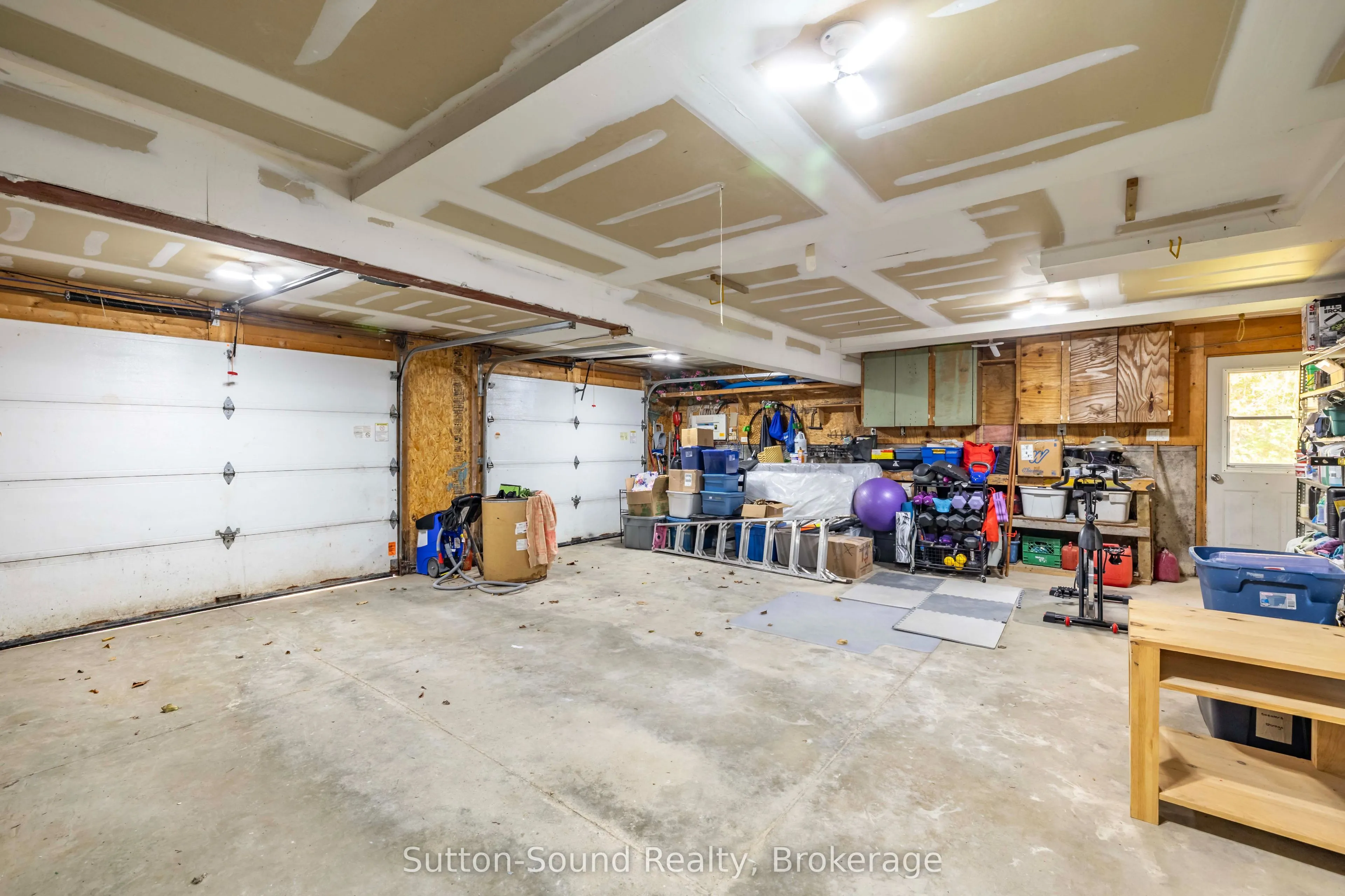 143712 15 Side Road