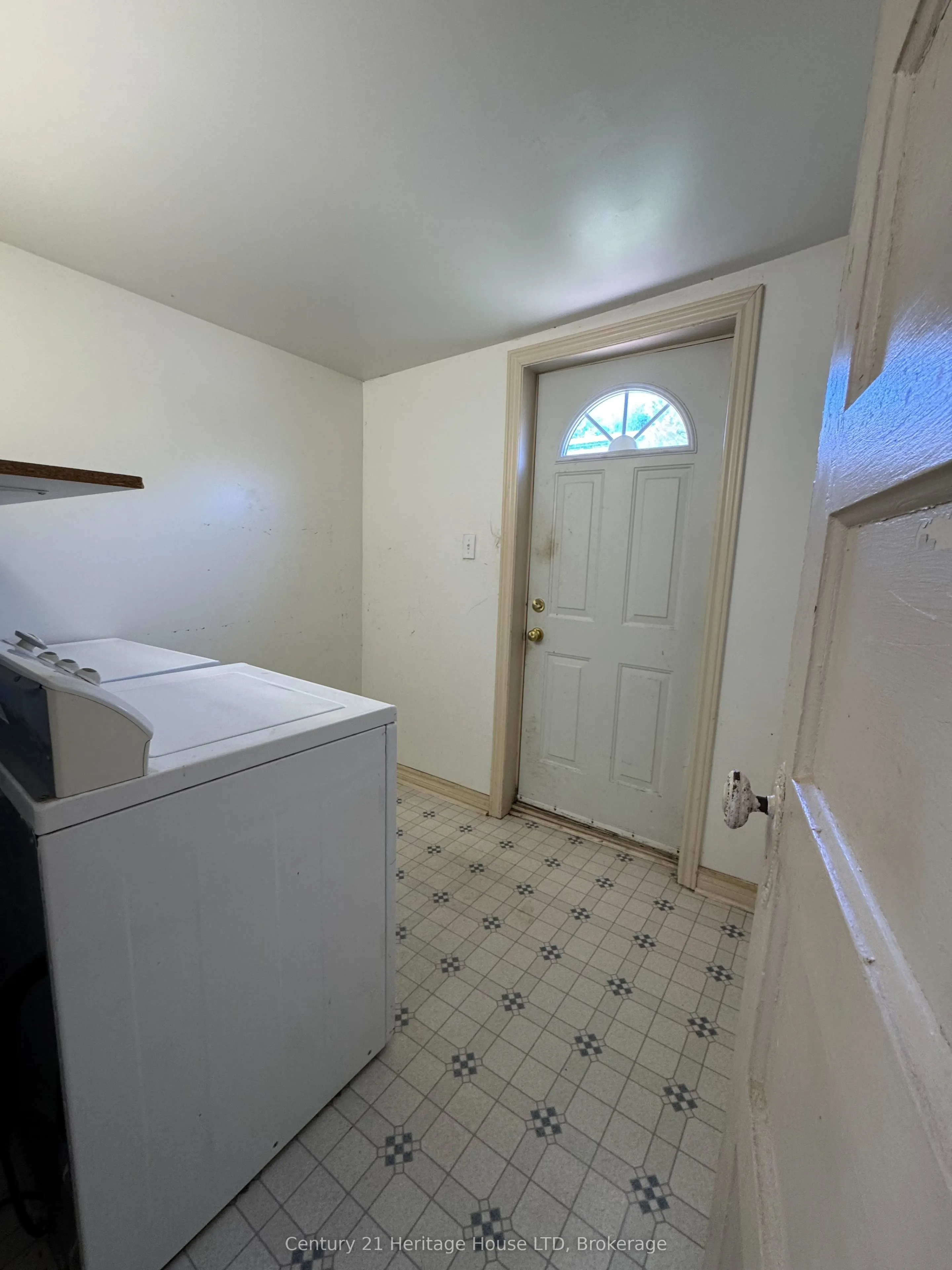 4488 Eastwood Crescent