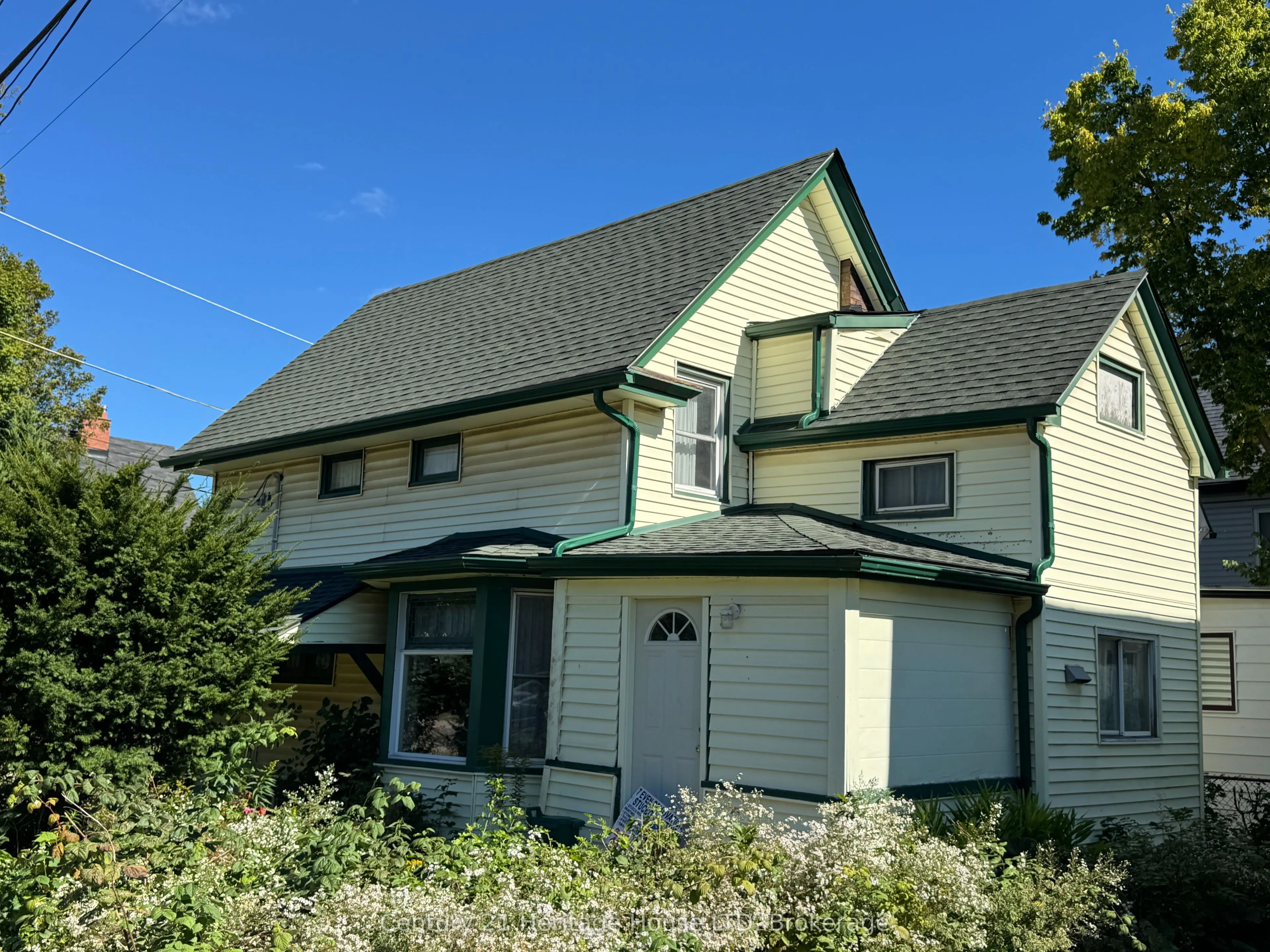 4488 Eastwood Crescent