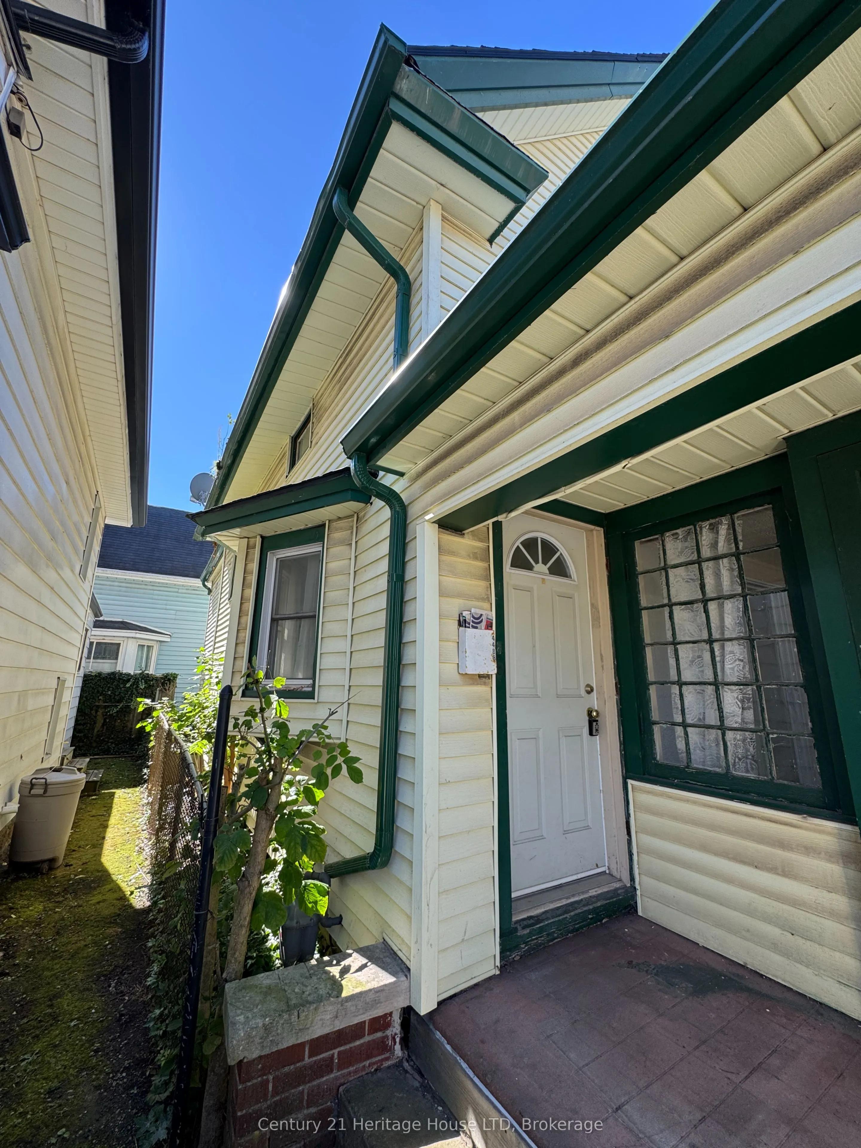 4488 Eastwood Crescent