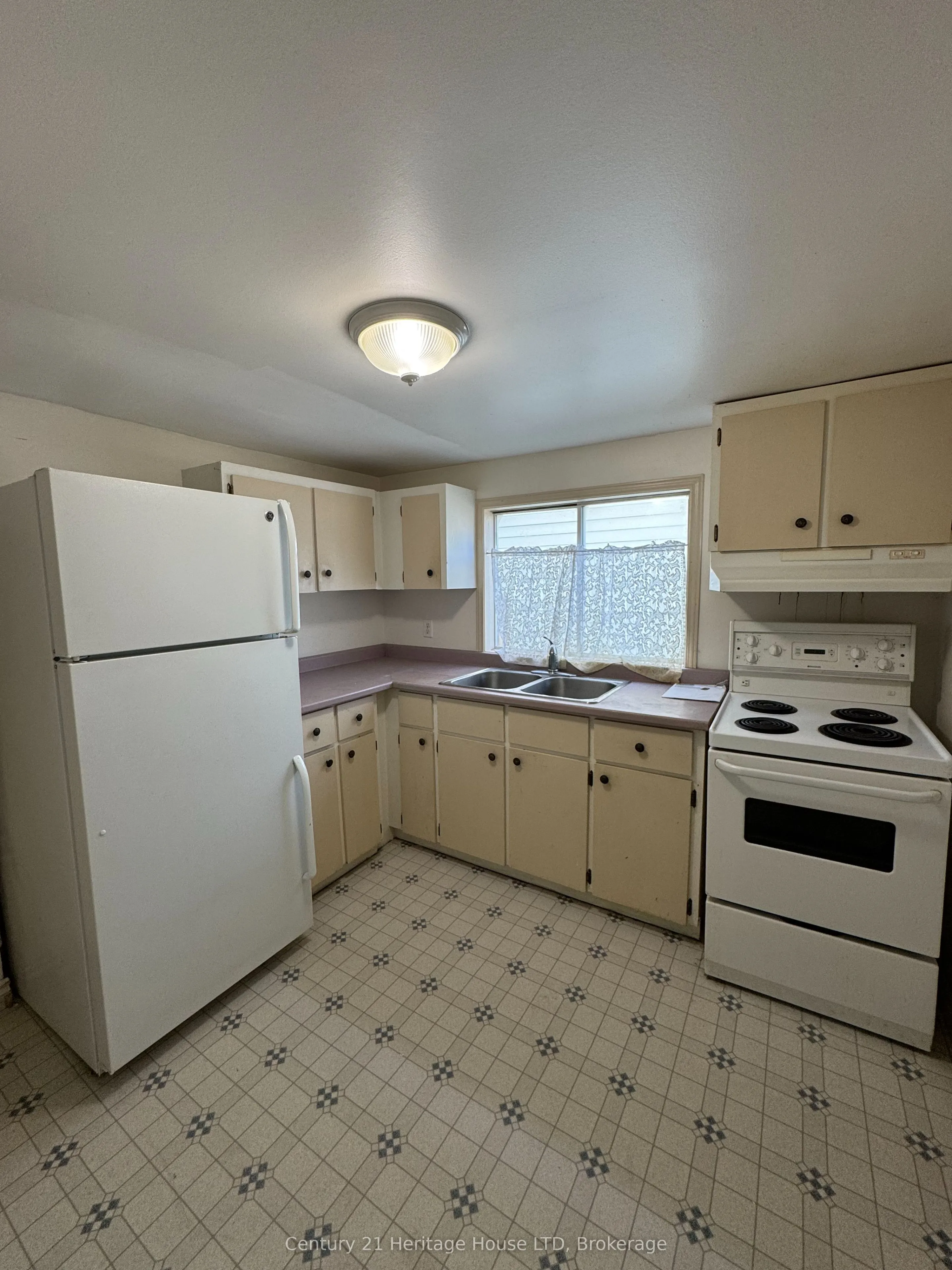 4488 Eastwood Crescent