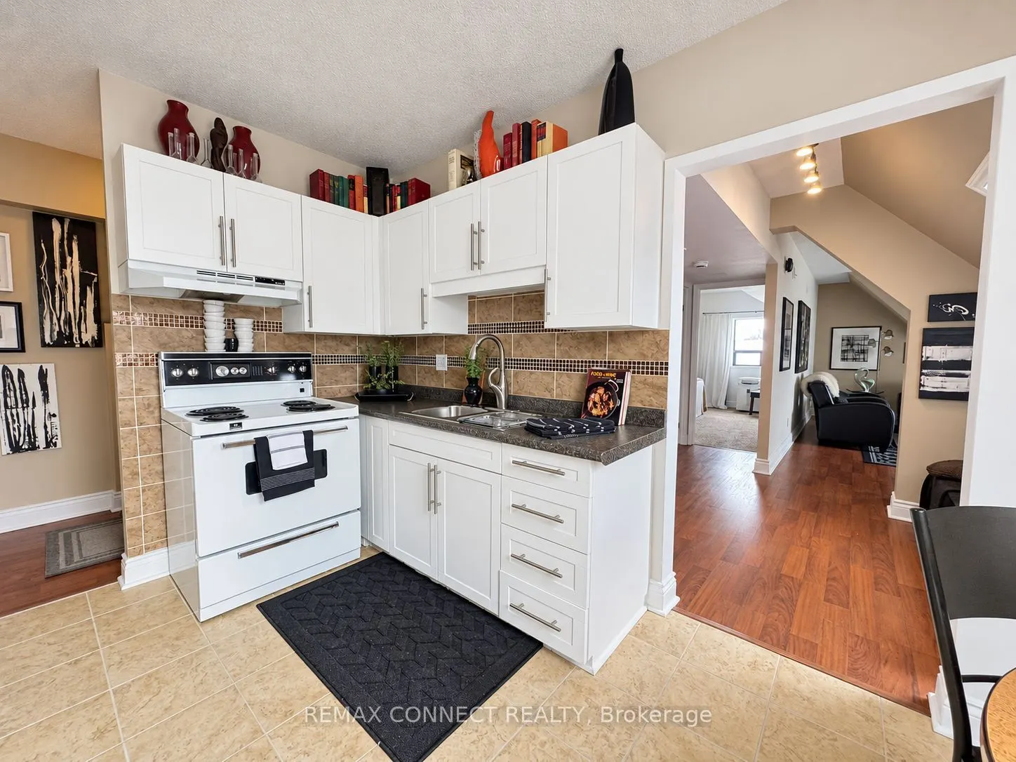 4872 Valley Way #303