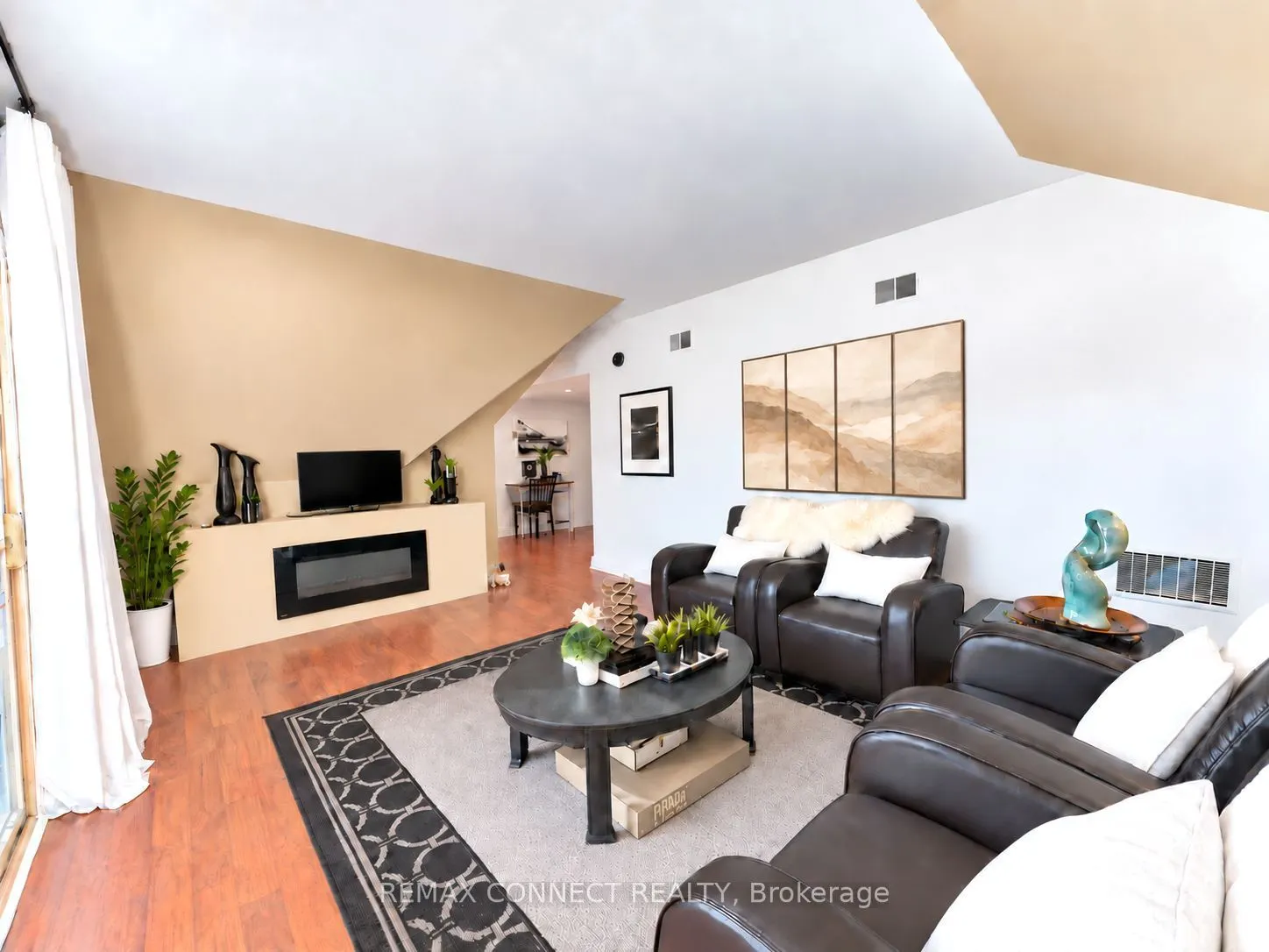 4872 Valley Way #303