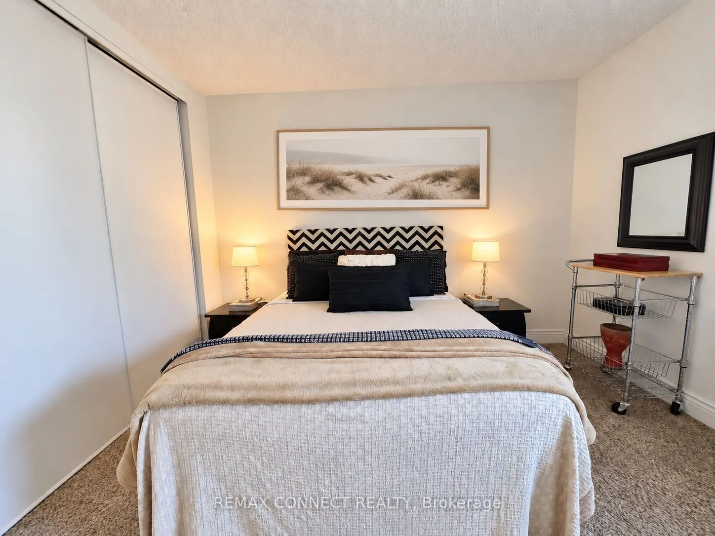 4872 Valley Way #303