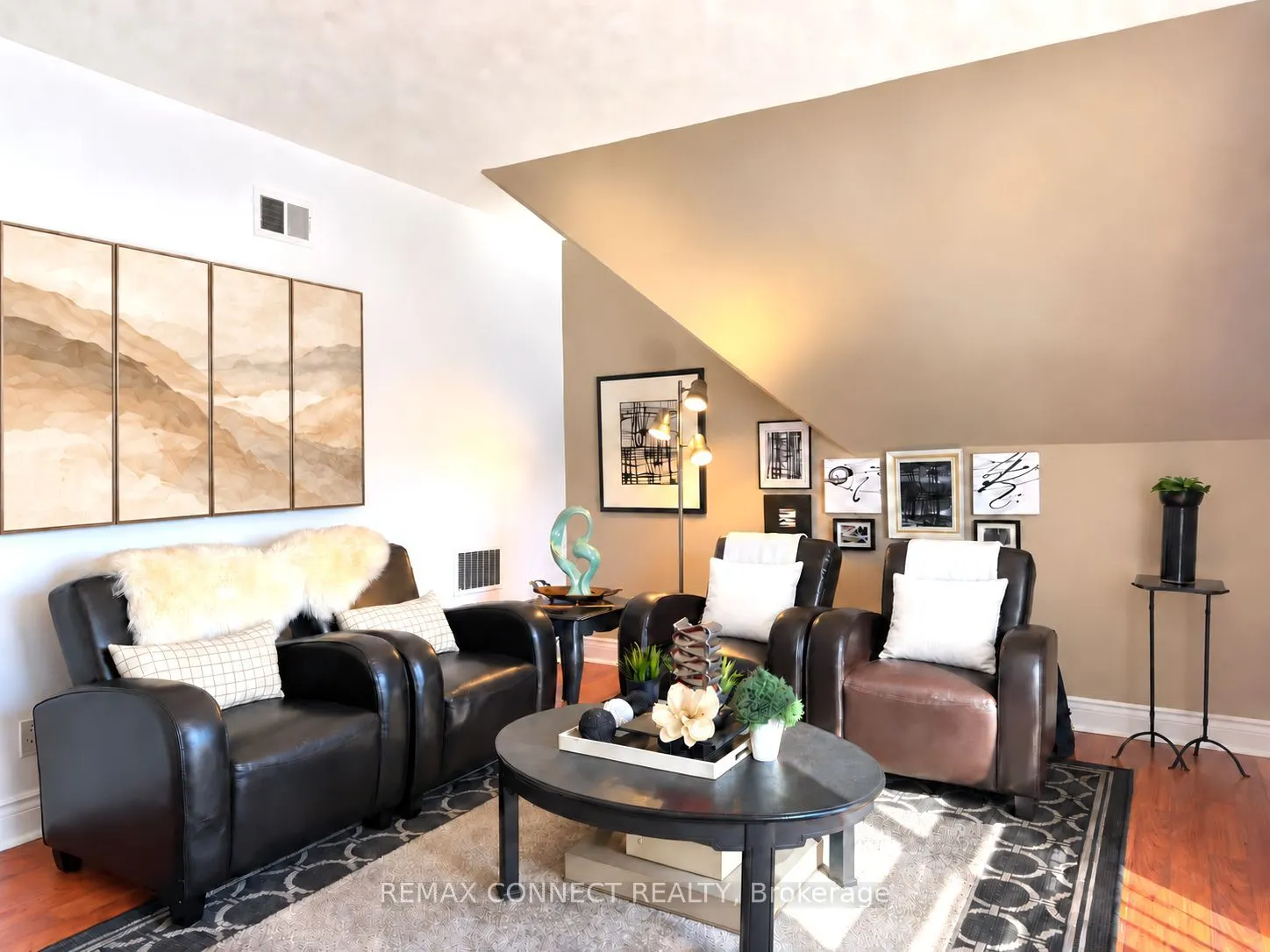 4872 Valley Way #303