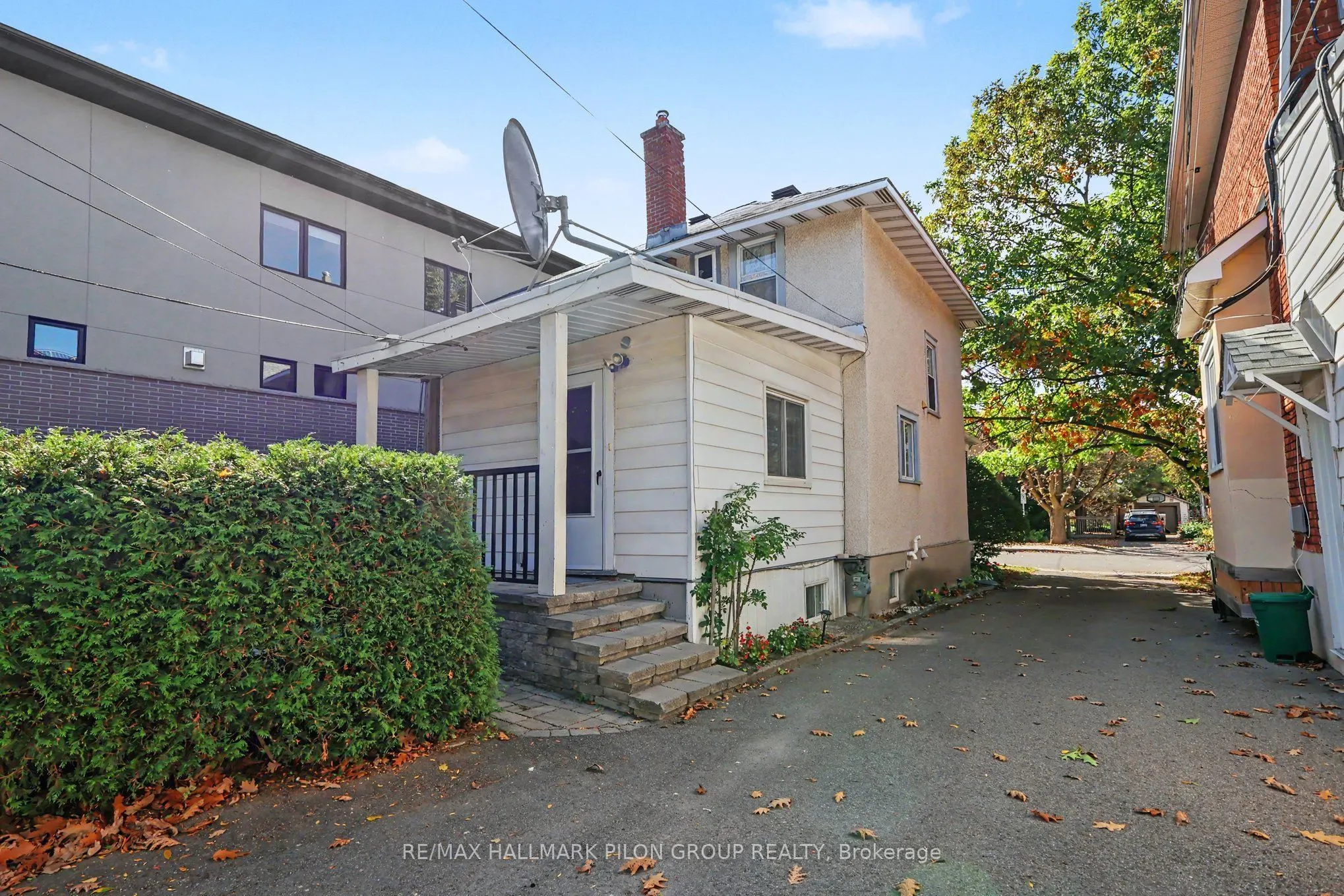 99 Huron Avenue N