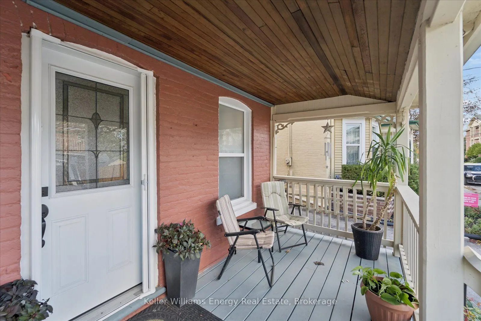 325 Ball Street