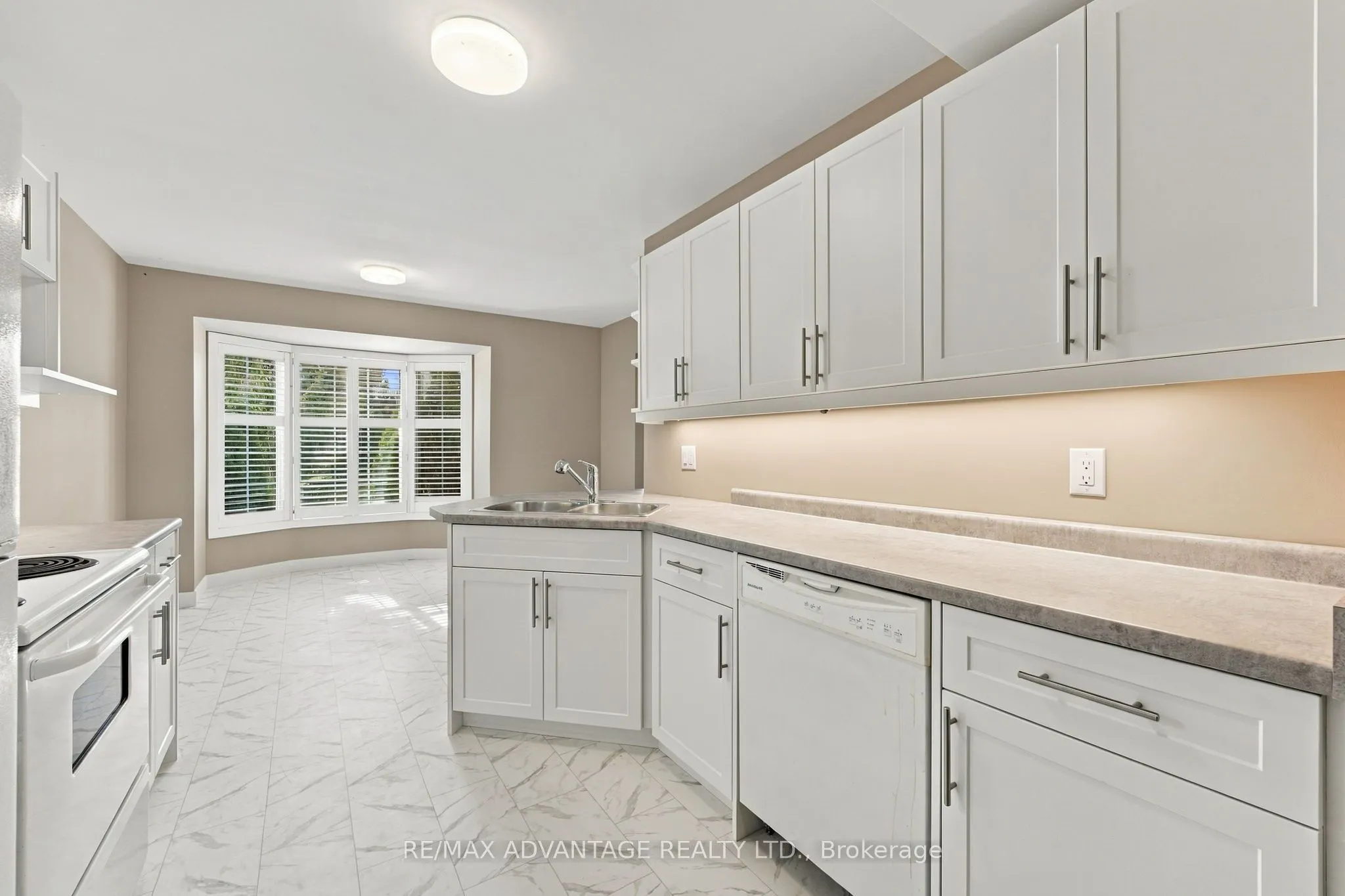 122 Sherwood Forest Square #7